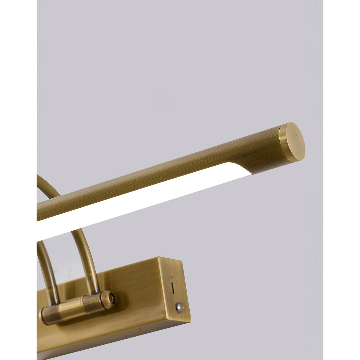 Alton Brass Rechargeable Wall Lamp – Antique Brass Picture & Accent Wall Light