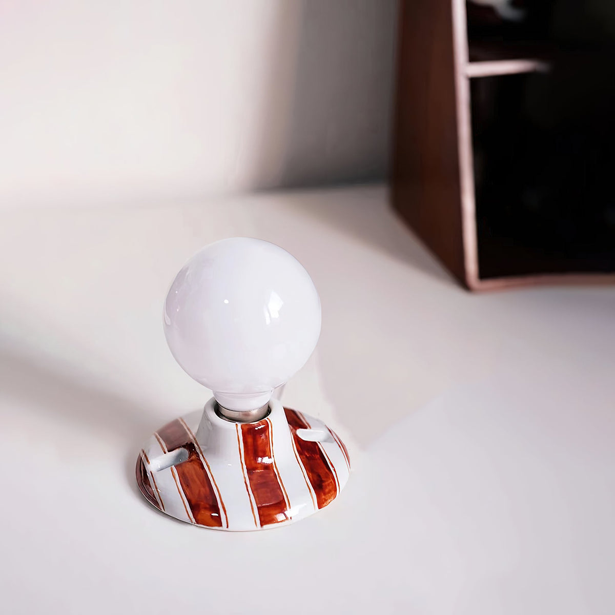 Ambrette Wall Lamp – Clean Ceramic Silhouette & Minimalist Modern Wall Sconce