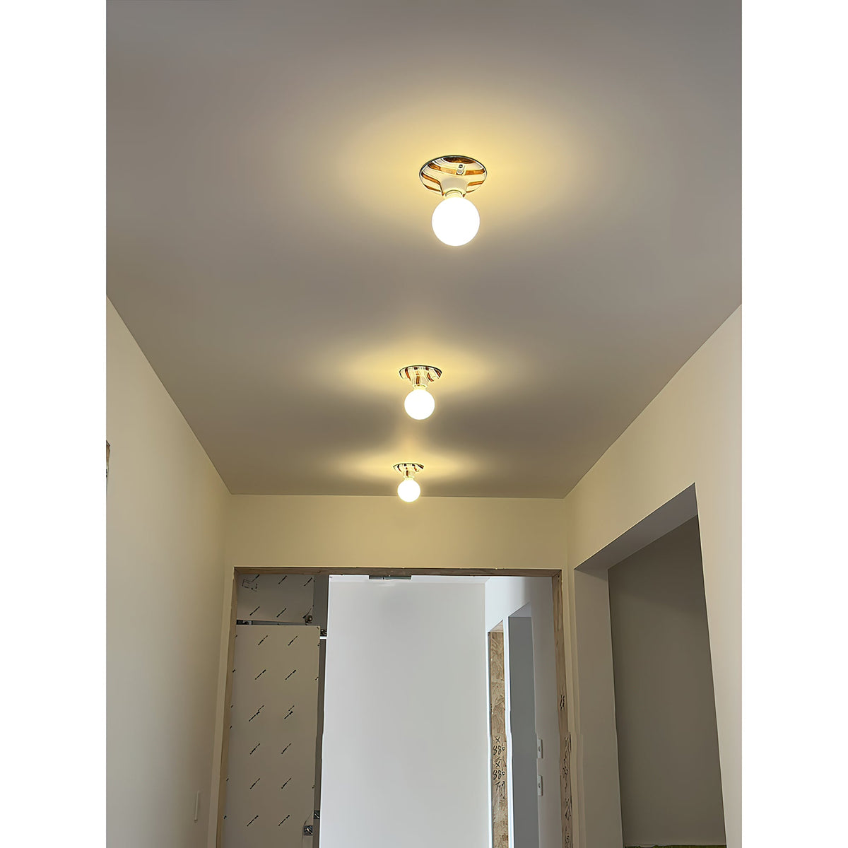 Ambrette Wall Lamp – Clean Ceramic Silhouette & Minimalist Modern Wall Sconce