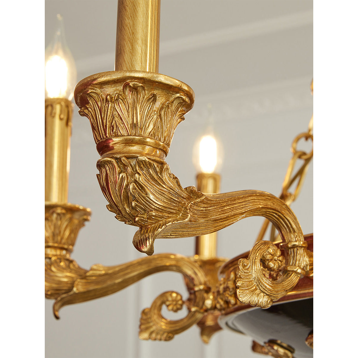 Amelie Grand Chandelier – Opulent Brass & Black Aluminum Multi-Head Chandelier