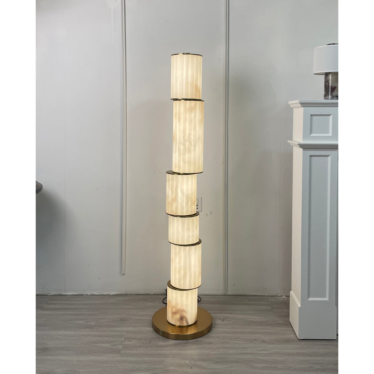 Apadana Alabaster Floor Lamp – Sleek Metal & Natural Alabaster Column Floor Light
