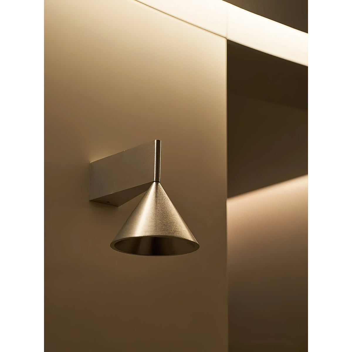 Apollo Aluminum Wall Lamp – Adjustable Directional Minimalist Wall Sconce