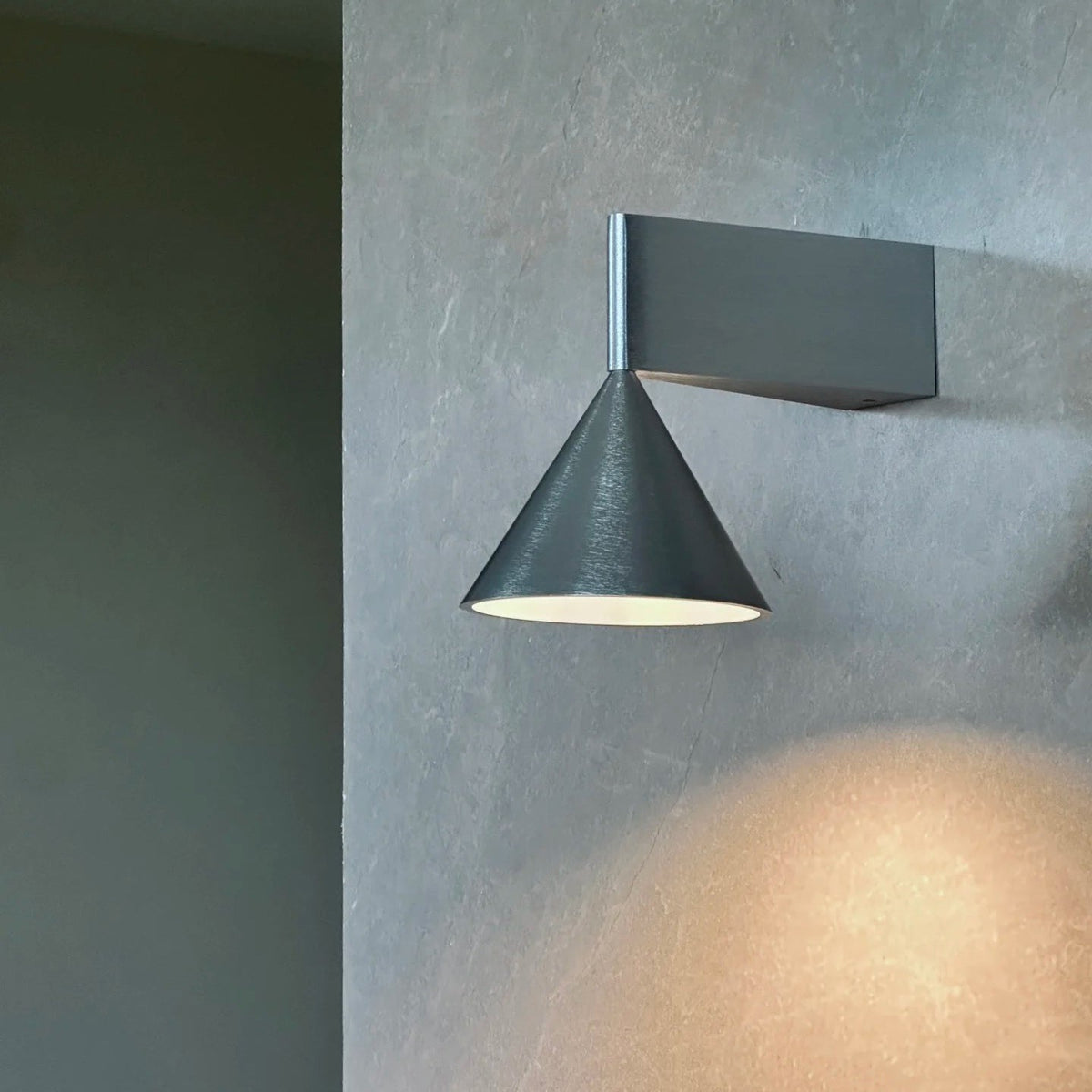Apollo Aluminum Wall Lamp – Adjustable Directional Minimalist Wall Sconce