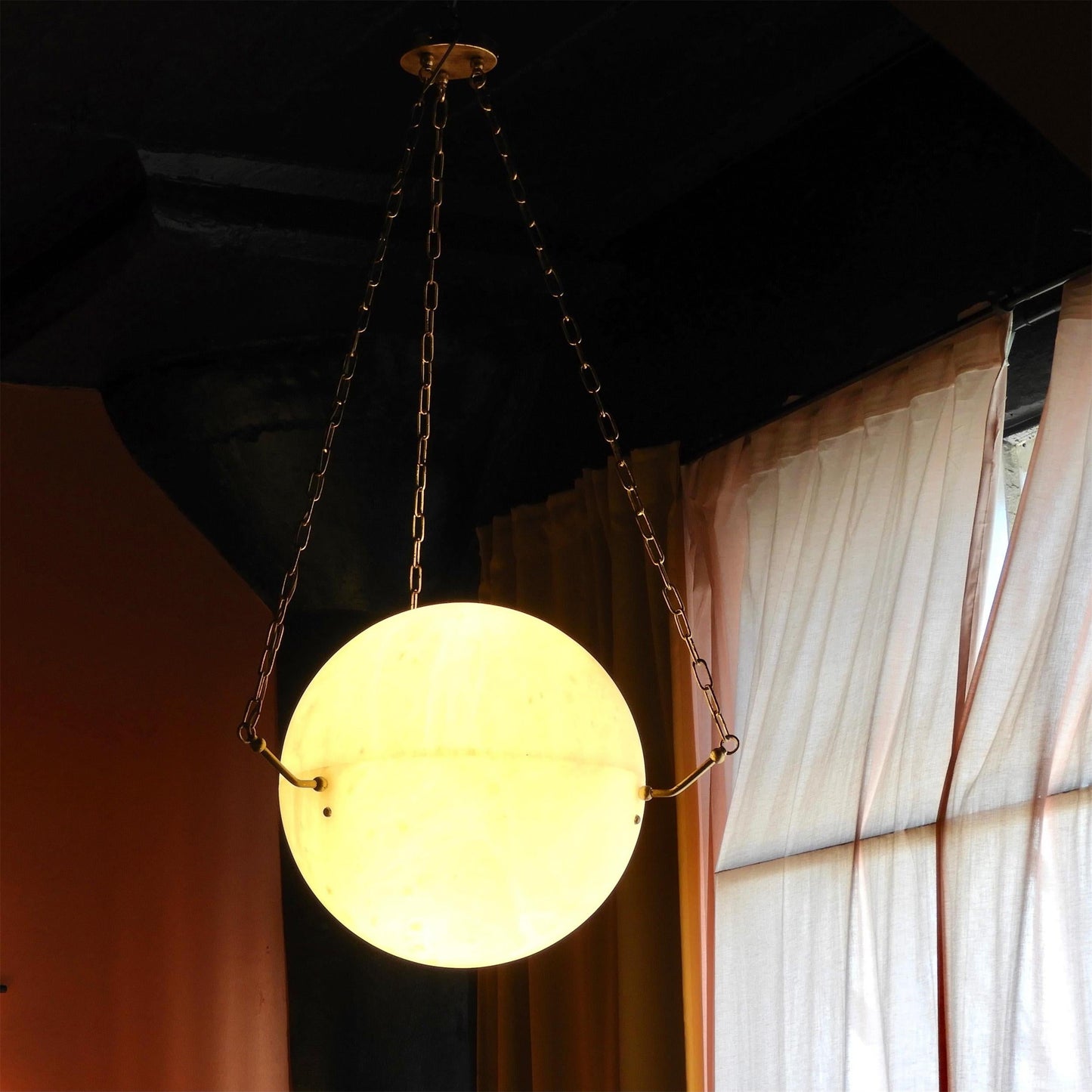 Atlas Alabaster Pendant Lamp | Luxury 44-Inch Vertical Stone Orb Light