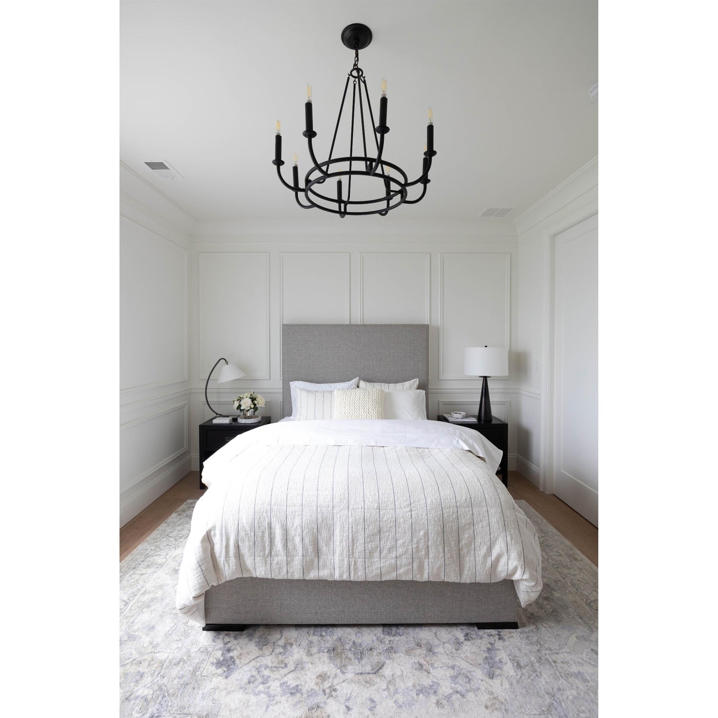Bailey Chandelier | Modern Angular Brass 8/18-Light Candelabra Pendant