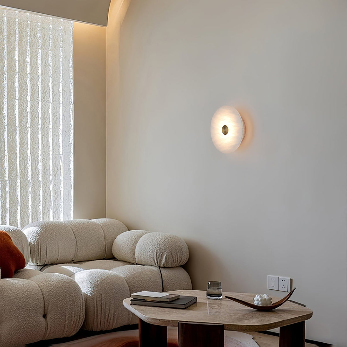 Bide Alabaster Wall Lamp – Refined Brass & Genuine Alabaster Wall Sconce