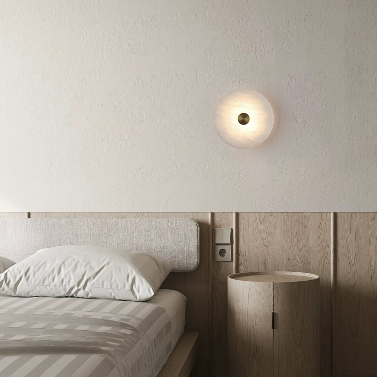 Bide Alabaster Wall Lamp – Refined Brass & Genuine Alabaster Wall Sconce