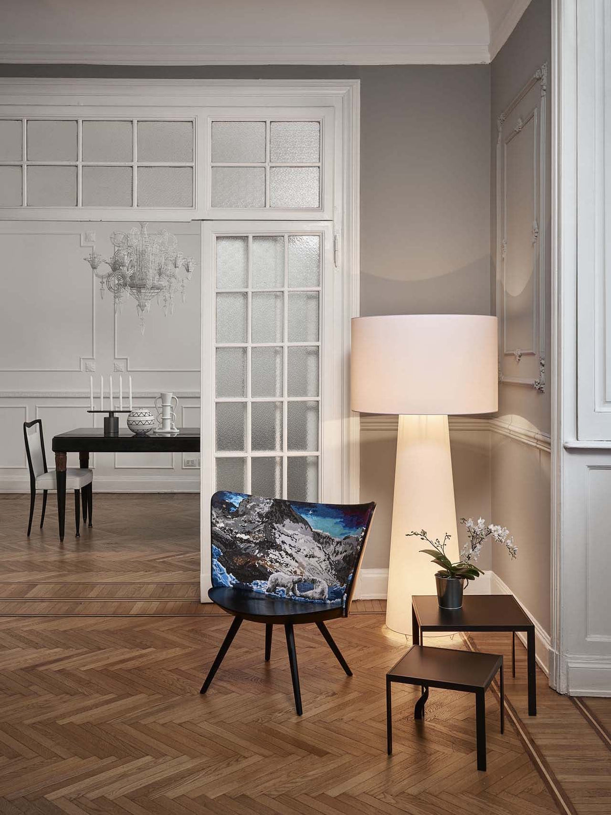 Big Shadow Floor Light – Oversized Fabric Shade & Contemporary Architectural Floor Lamp
