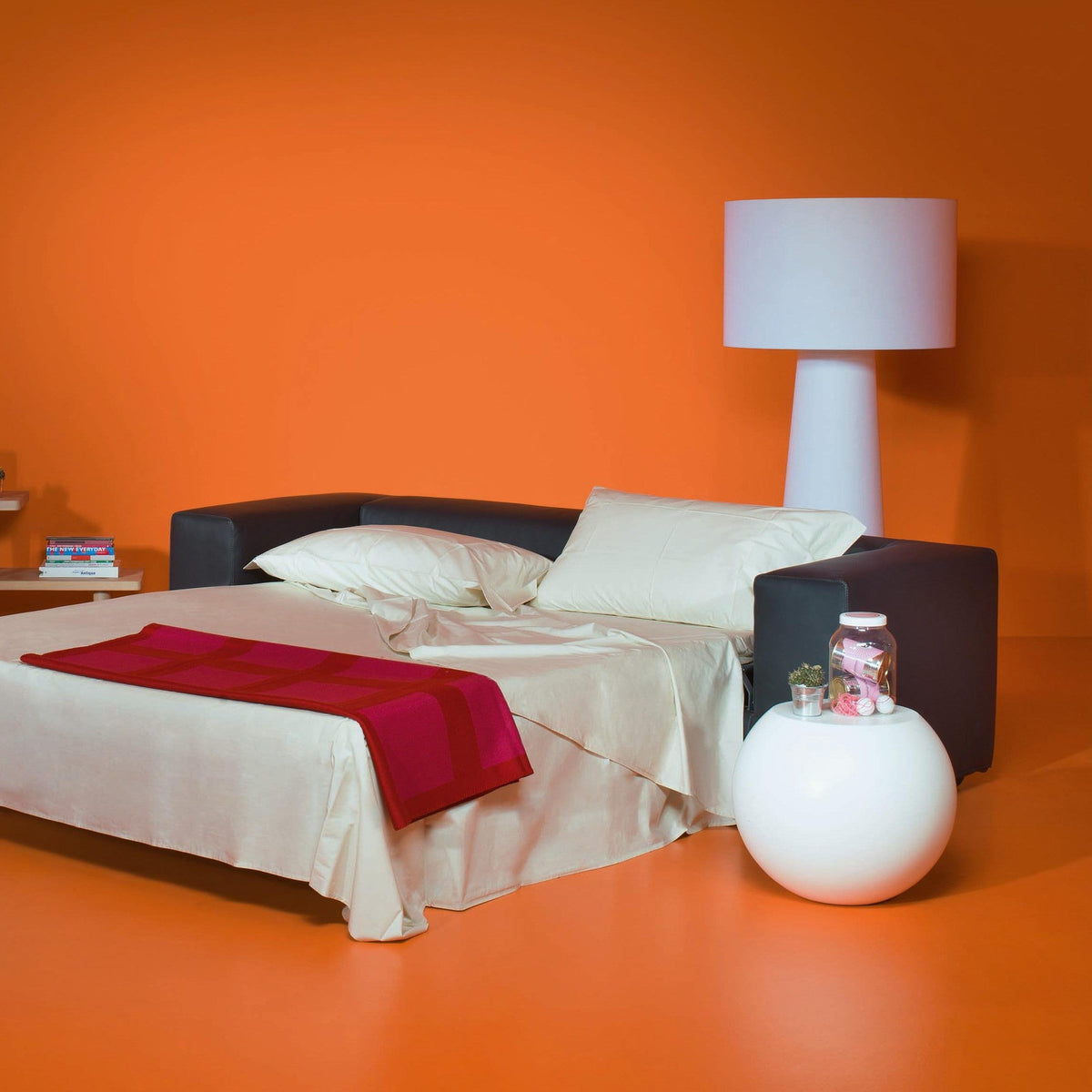 Big Shadow Floor Light – Oversized Fabric Shade & Contemporary Architectural Floor Lamp