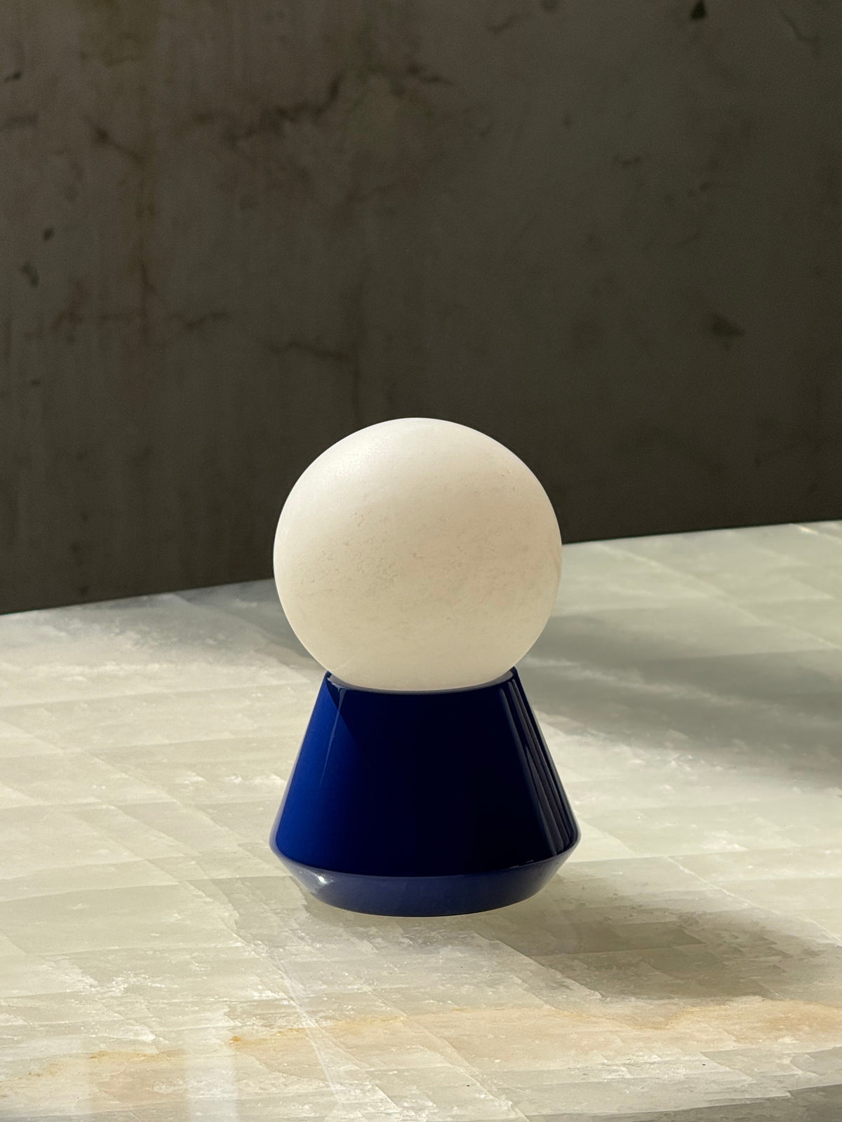 Bilia Mini Table Lamp – Rechargeable Geometric Metal & Alabaster Cordless Accent Light