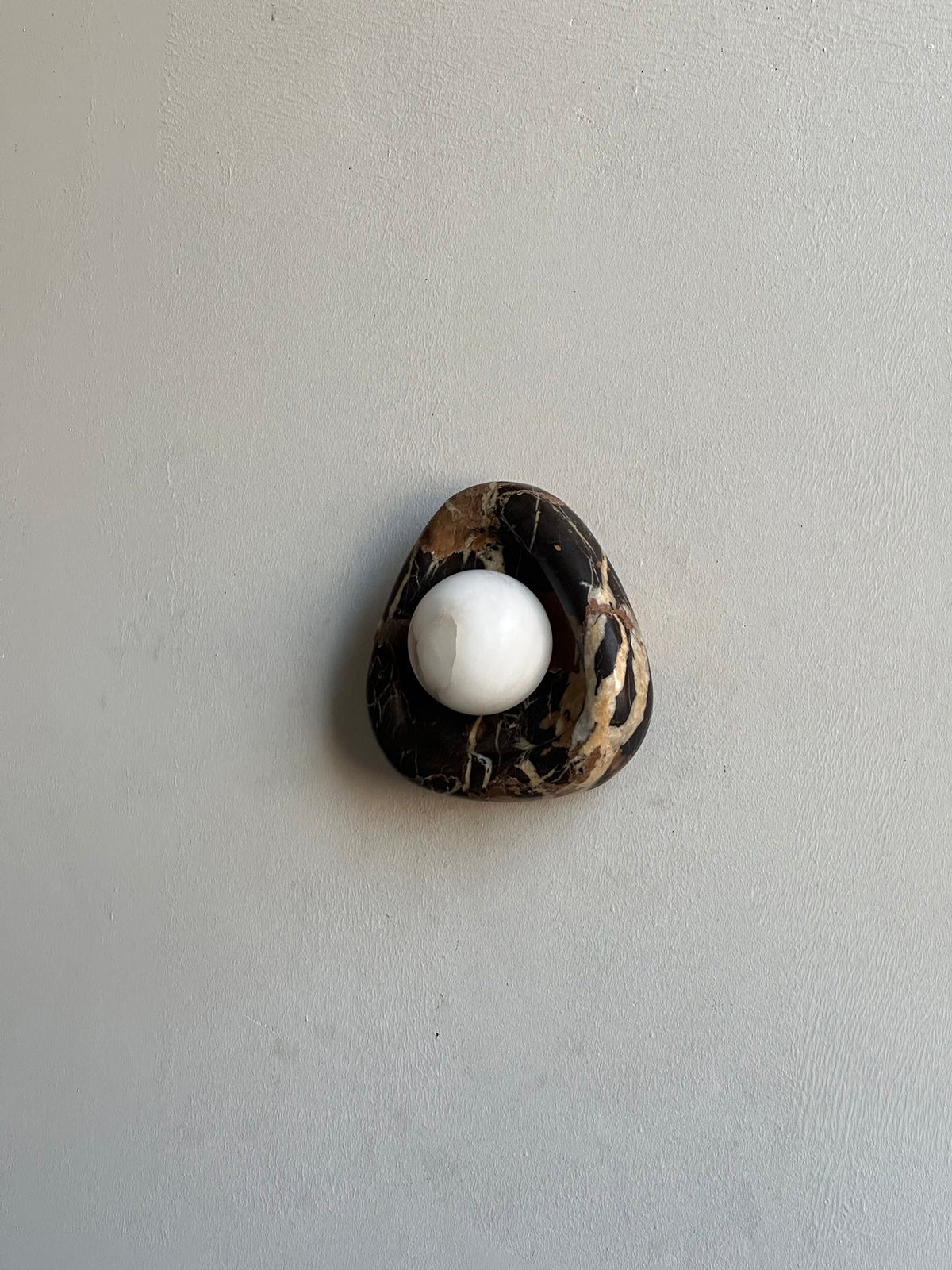 Black Pearl Marble Wall Lamp – Handcrafted Natural Marble & Alabaster Wall Sconce