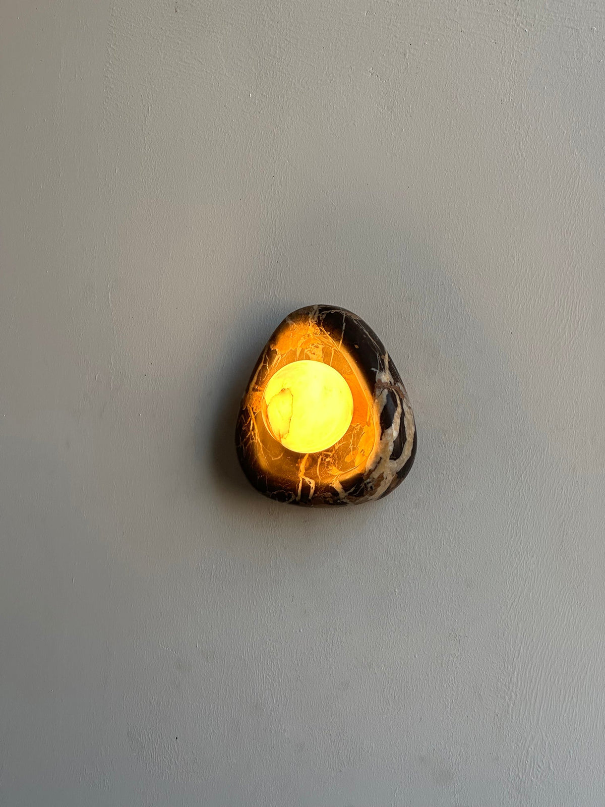 Black Pearl Marble Wall Lamp – Handcrafted Natural Marble & Alabaster Wall Sconce