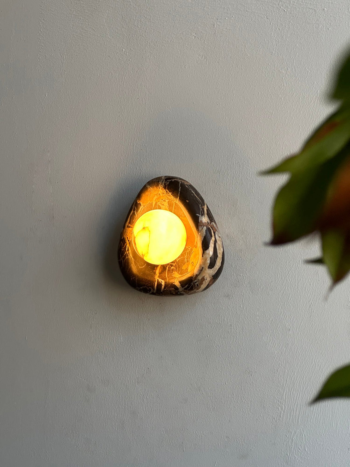 Black Pearl Marble Wall Lamp – Handcrafted Natural Marble & Alabaster Wall Sconce