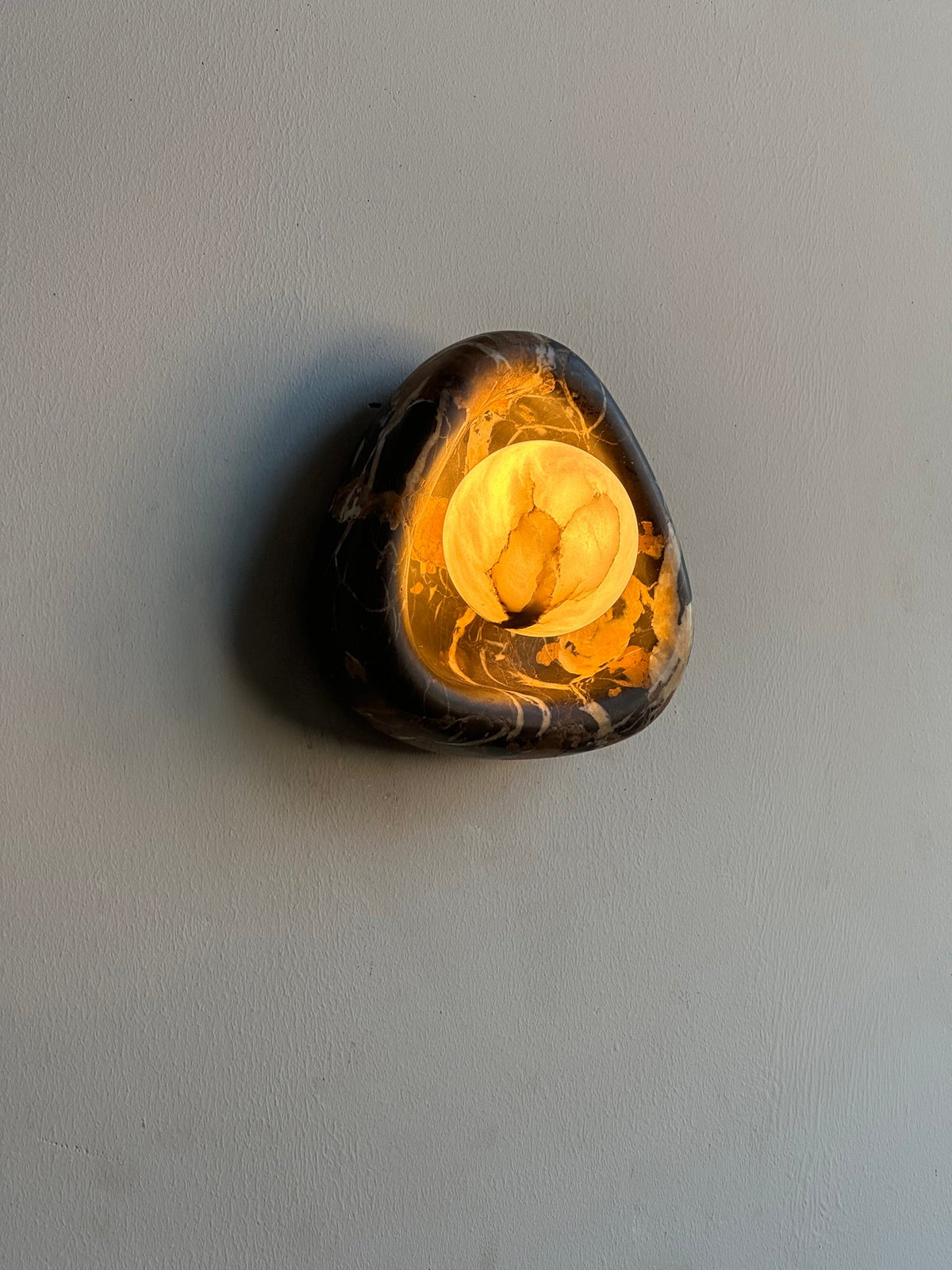 Black Pearl Marble Wall Lamp – Handcrafted Natural Marble & Alabaster Wall Sconce