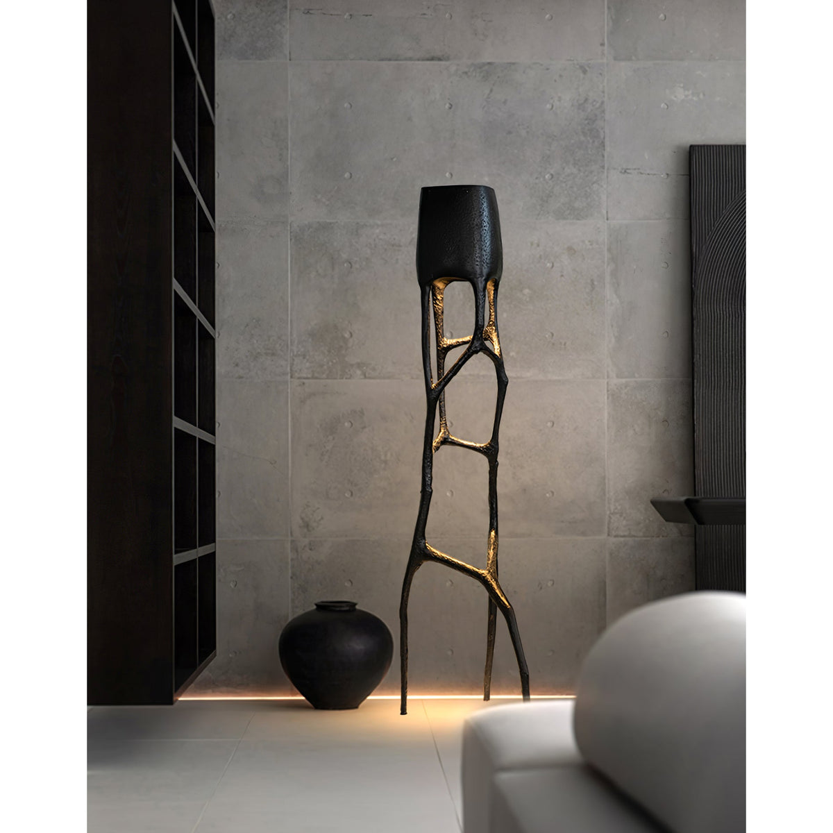 Black Tree Sculpture Floor Lamp – Gothic-Inspired Organic Resin Floor Light