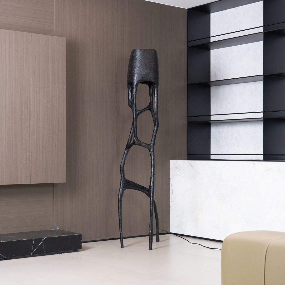 Black Tree Sculpture Floor Lamp – Gothic-Inspired Organic Resin Floor Light