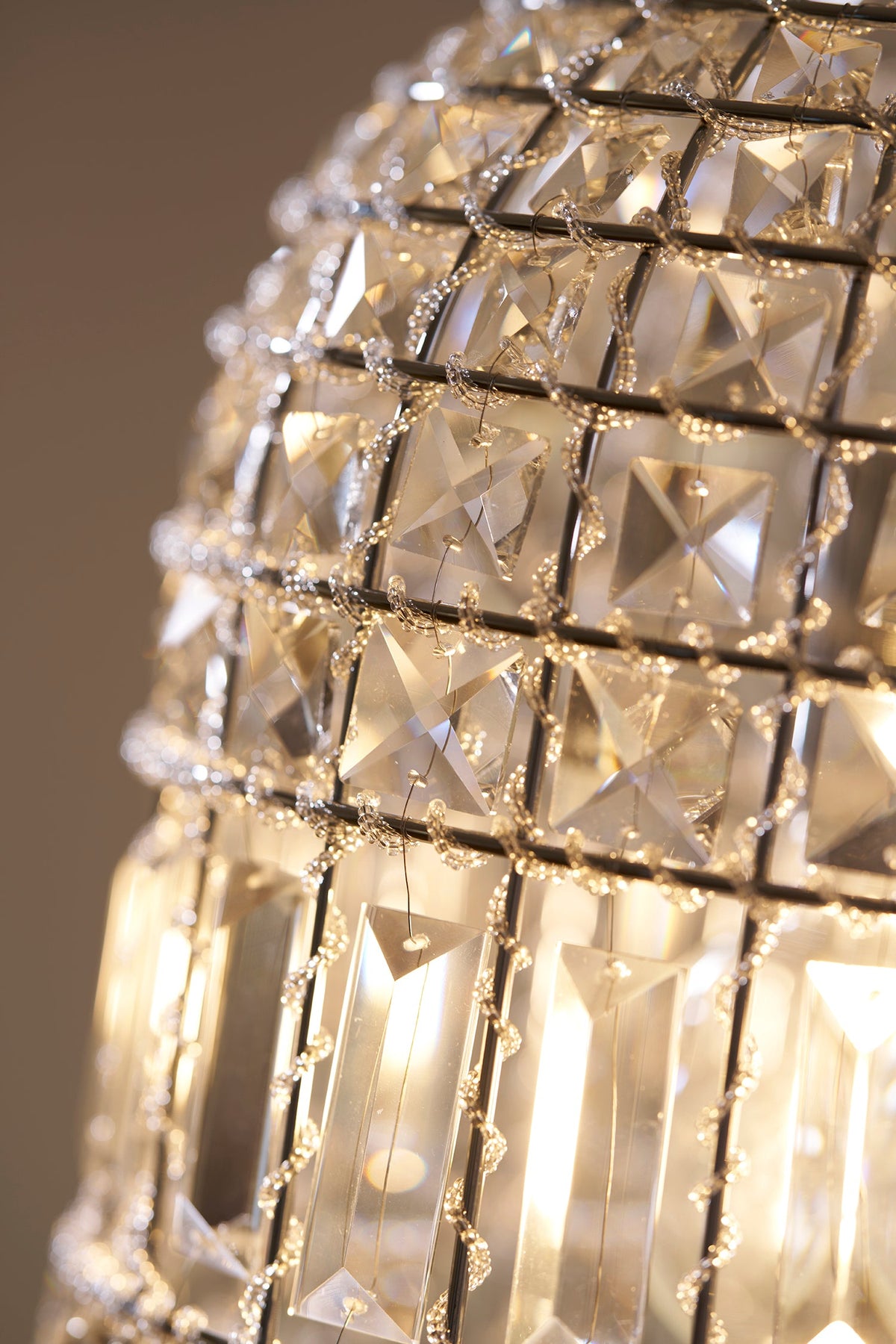 Blanca Crystal Pendant Lamp – Versailles-Inspired Crystal & Metal Pendant Light
