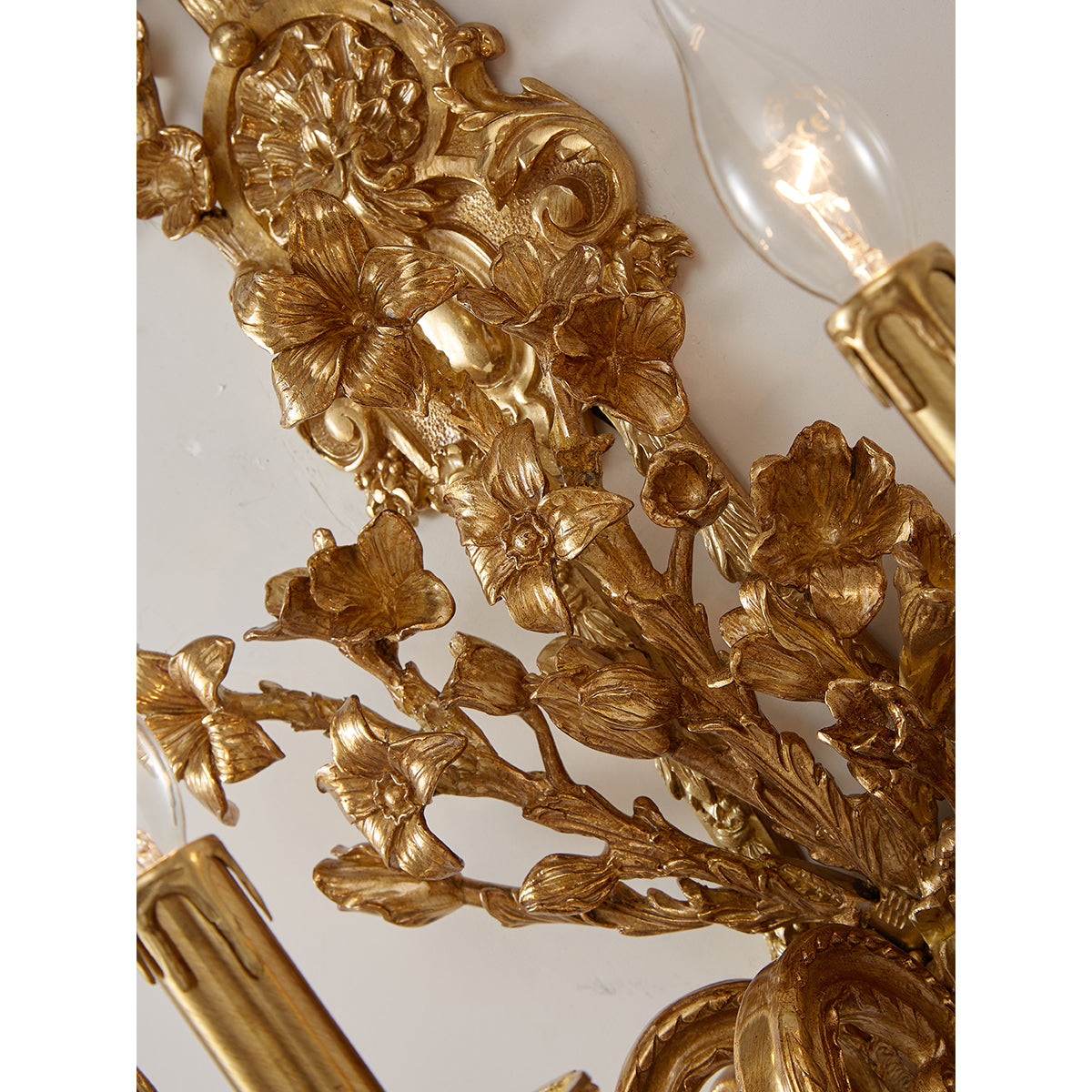 Blanche Brass Wall Lamp – Refined Multi-Head Vertical Brass Wall Sconce