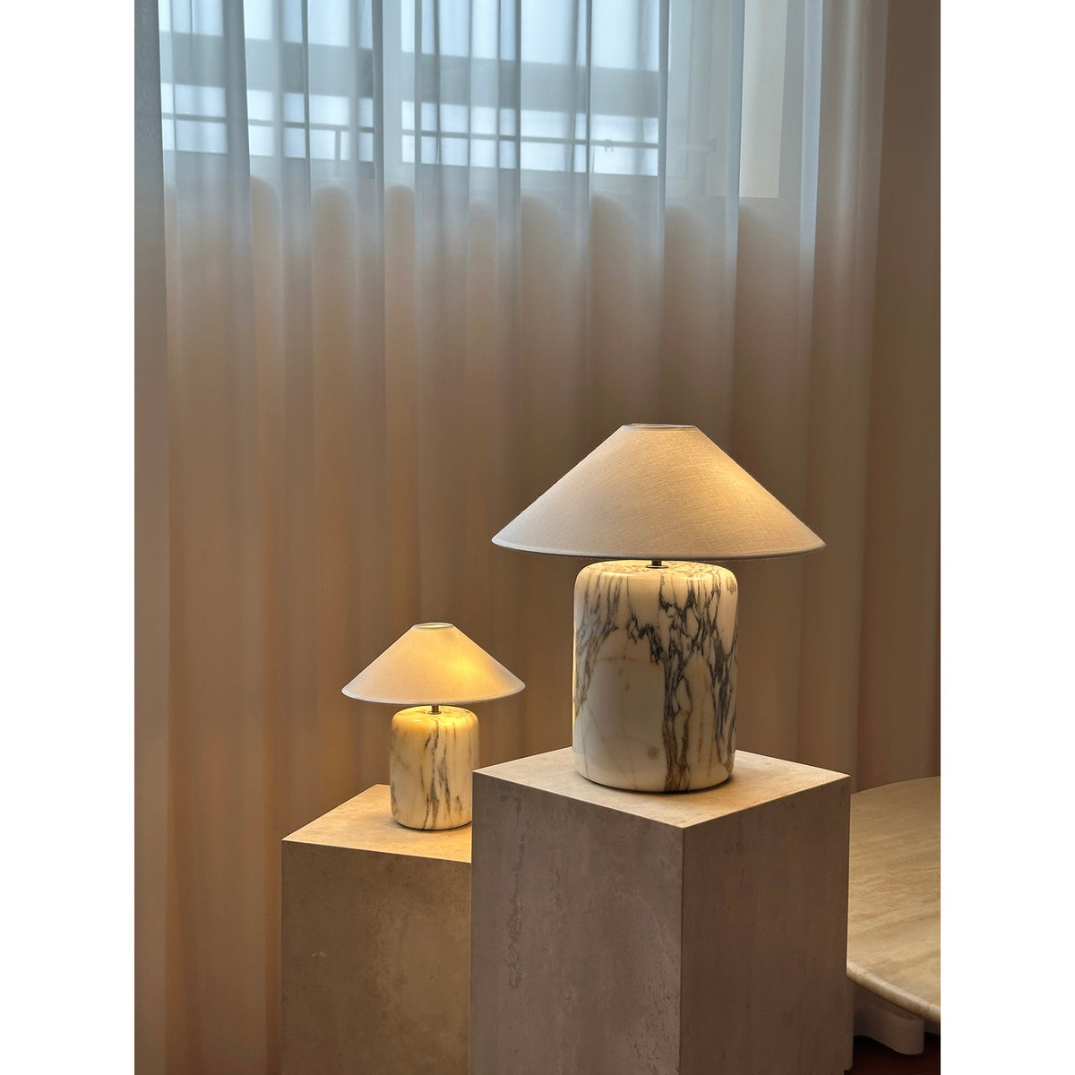 Block Marble Table Lamp – Calacatta Marble & Crisp Linen Accent Light