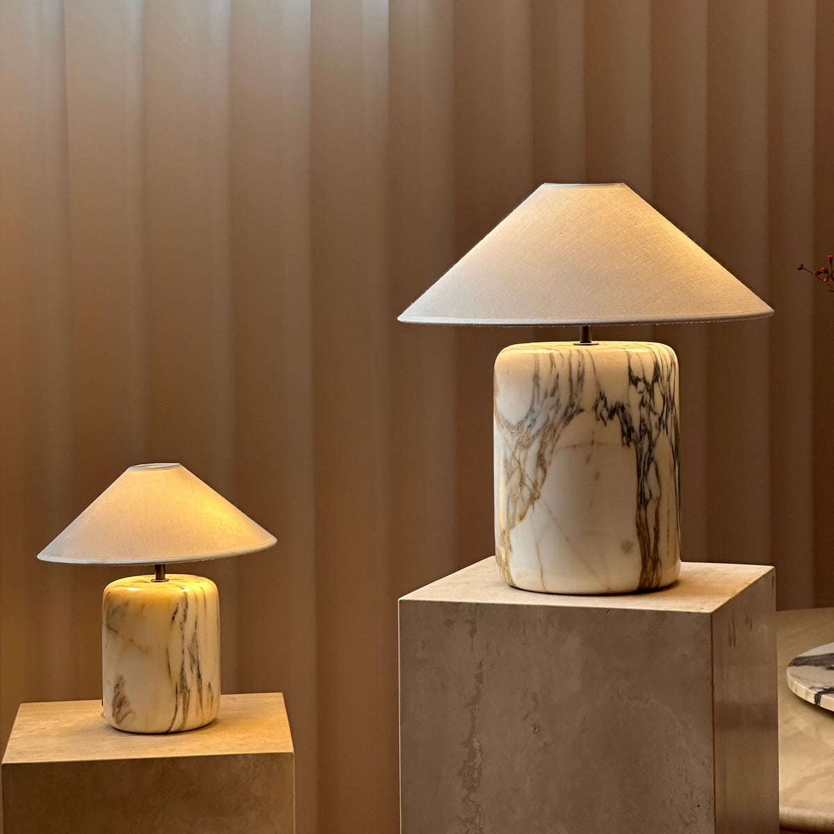 Block Marble Table Lamp – Calacatta Marble & Crisp Linen Accent Light