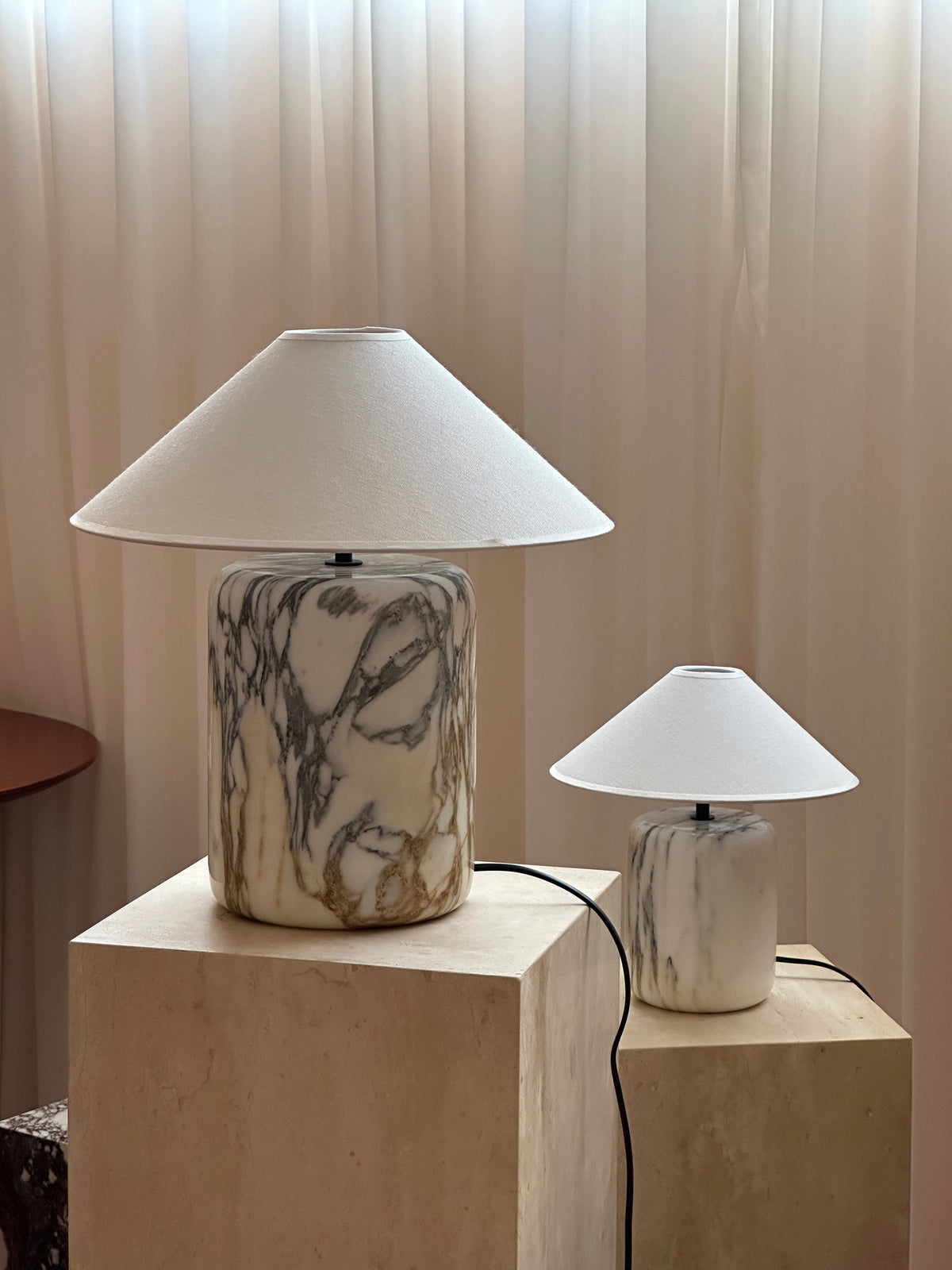 Block Marble Table Lamp – Calacatta Marble & Crisp Linen Accent Light