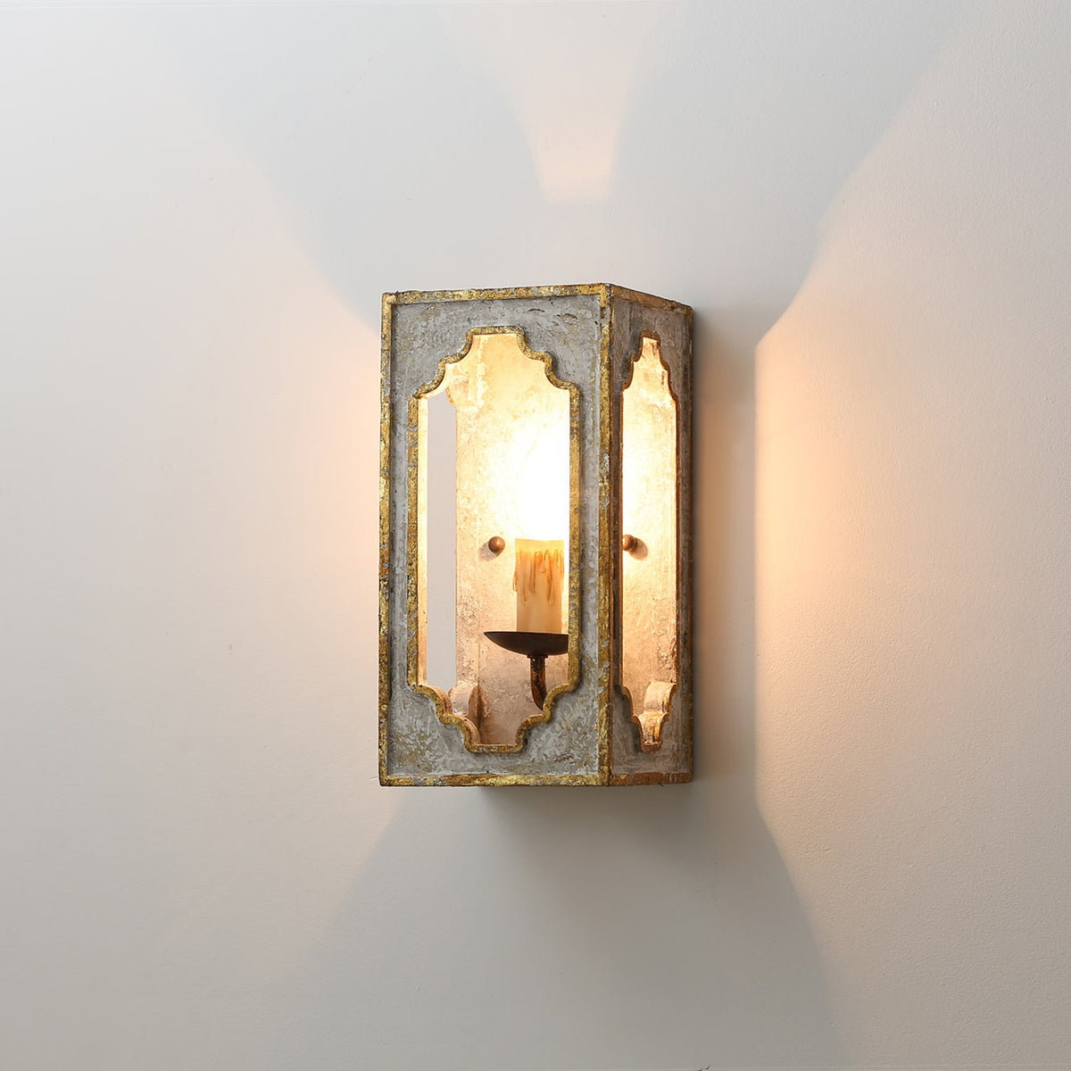 Boho Rustic Cube Sconce – Weathered Wood & Metal Candelabra Wall Light