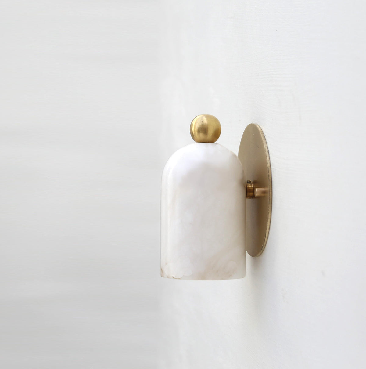 Bombelles Alabaster Wall Lamp – Sculptural Natural Alabaster & Metal Wall Sconce