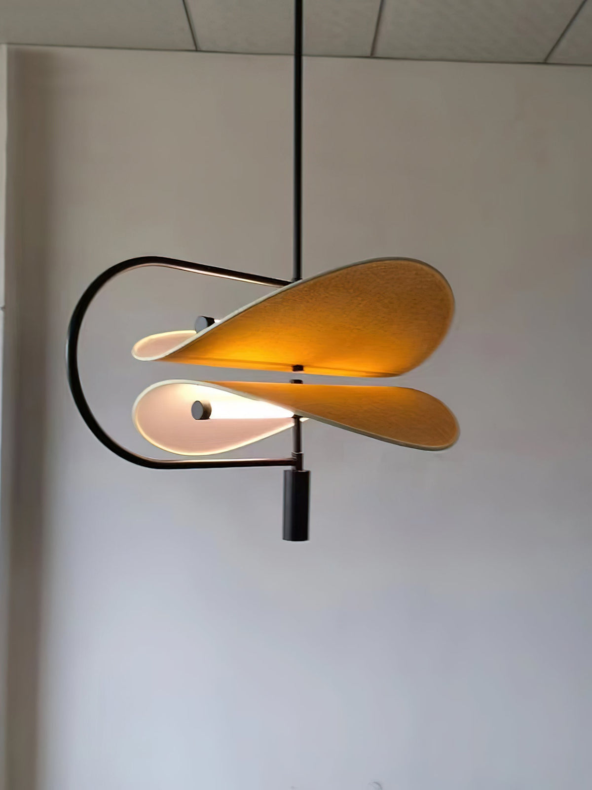 Bonnie Pendant Light – Saffron-Inspired Organic Fabric & Integrated LED Chandelier
