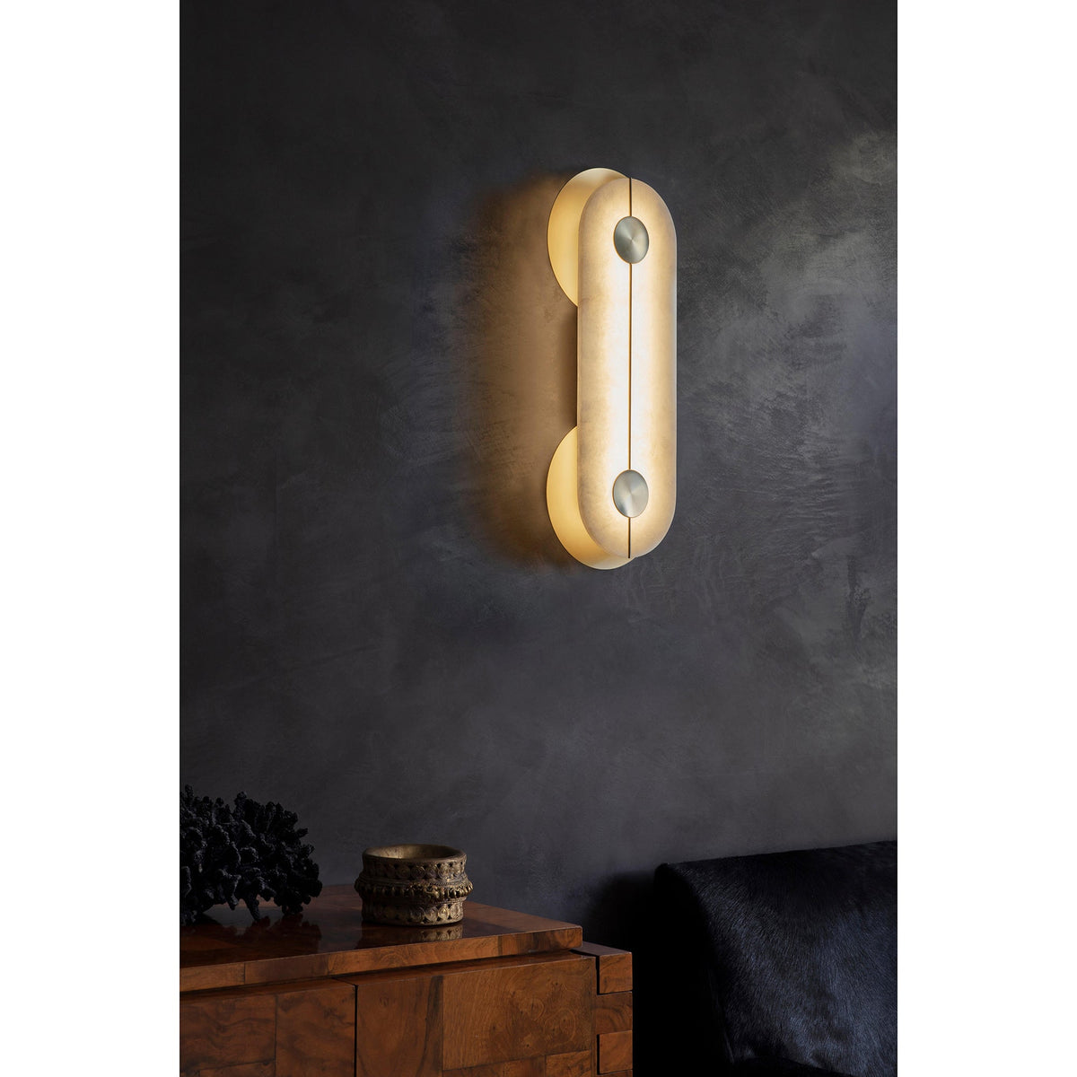 Brace Alabaster Wall Lamp – Natural Veined Alabaster & Brass Bobbin Wall Sconce