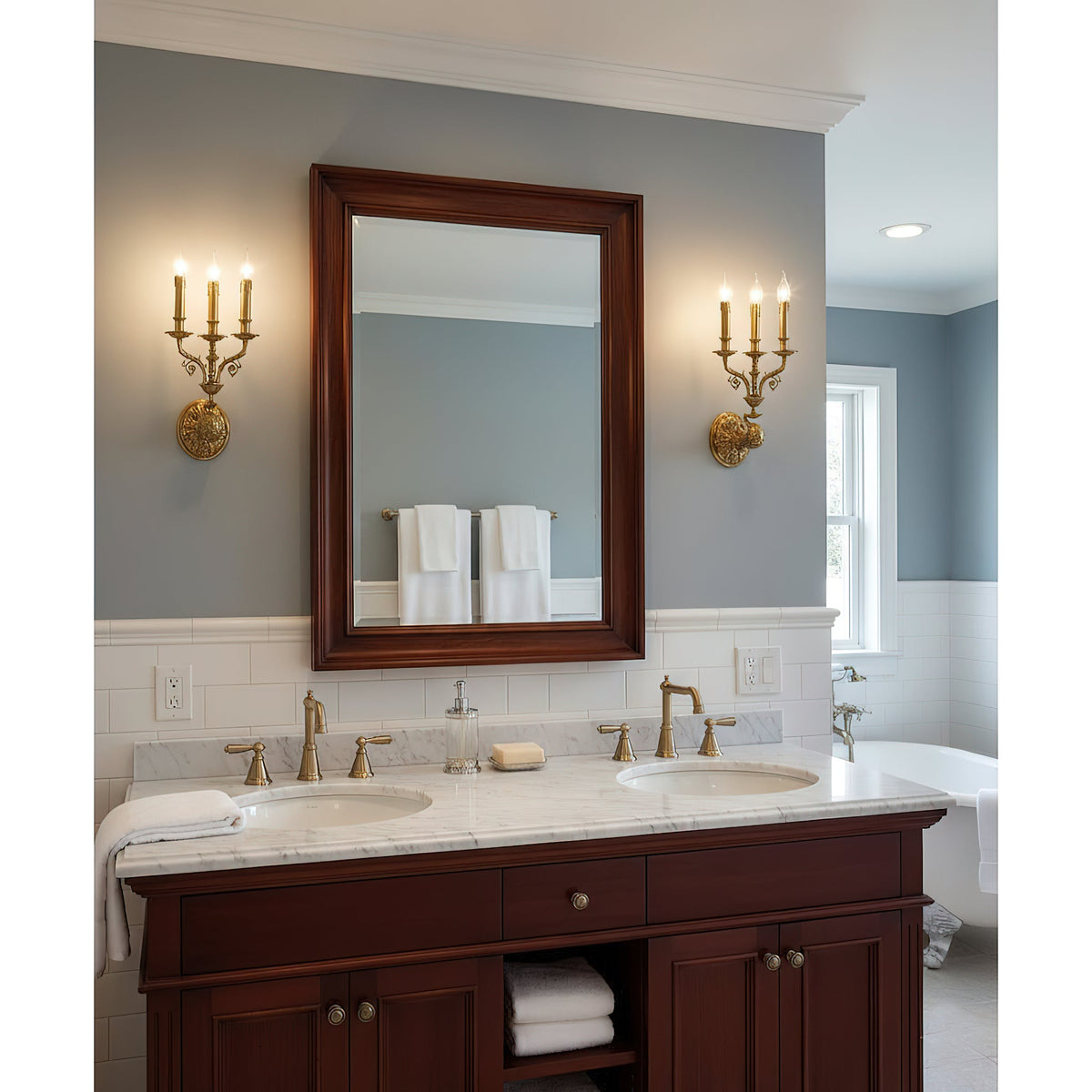 Brad Palace Wall Lamp – 4-Head Vertical Solid Brass Palace Wall Sconce