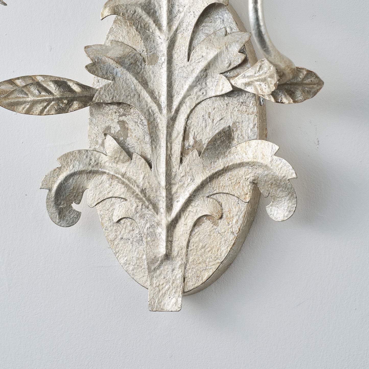 Branch Leaf Wall Lamp - Botanical Iron Sconce & Nature-Inspired Accent Light