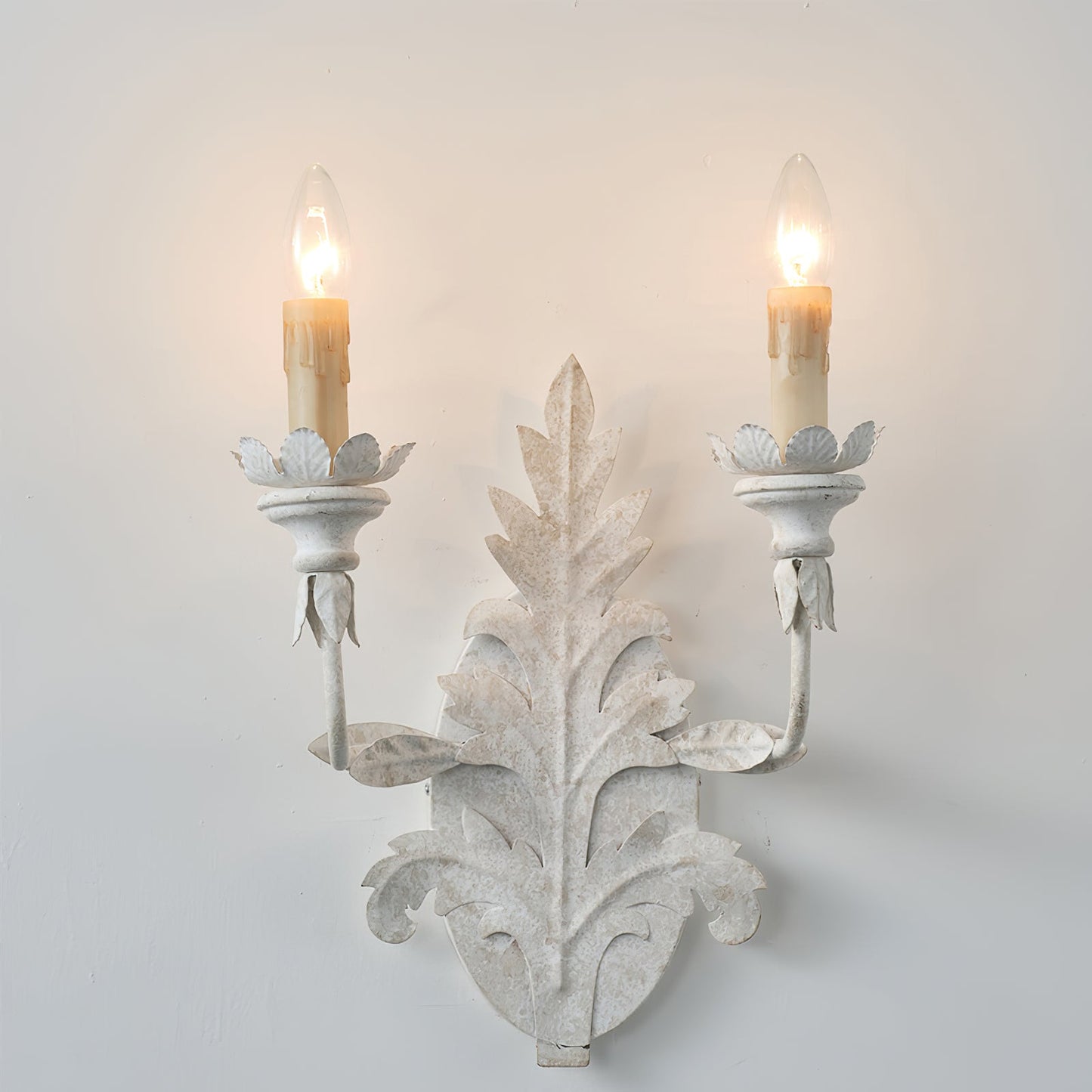 Branch Leaf Wall Lamp - Botanical Iron Sconce & Nature-Inspired Accent Light
