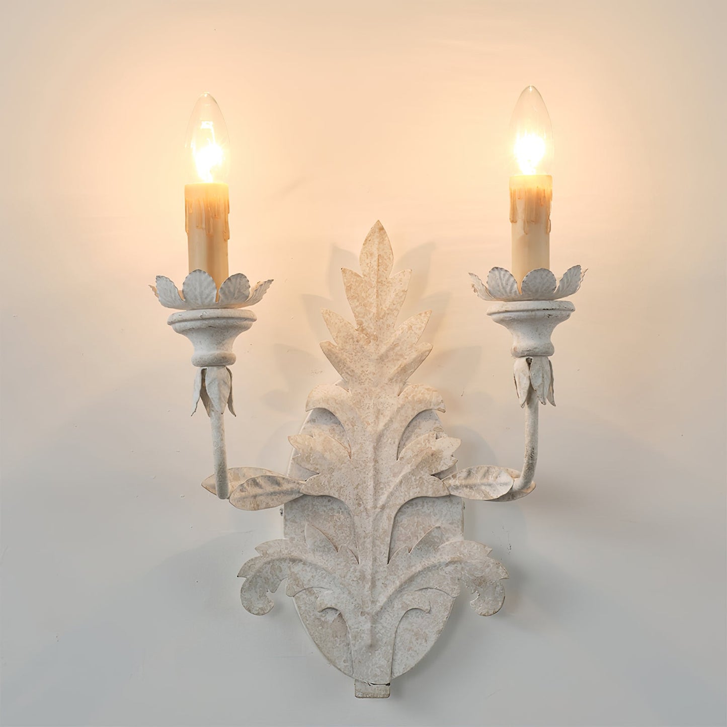 Branch Leaf Wall Lamp - Botanical Iron Sconce & Nature-Inspired Accent Light