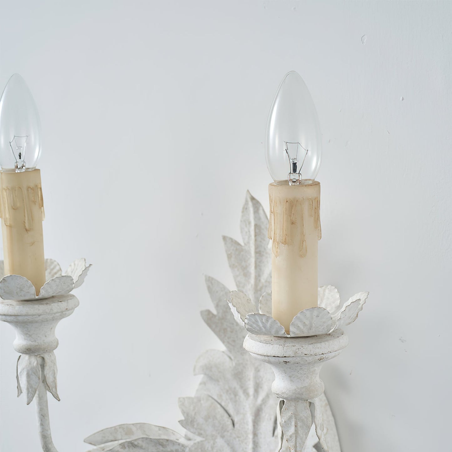 Branch Leaf Wall Lamp - Botanical Iron Sconce & Nature-Inspired Accent Light