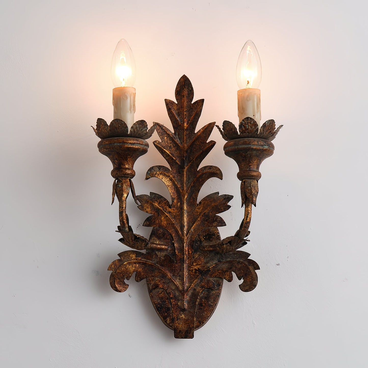 Branch Leaf Wall Lamp - Botanical Iron Sconce & Nature-Inspired Accent Light