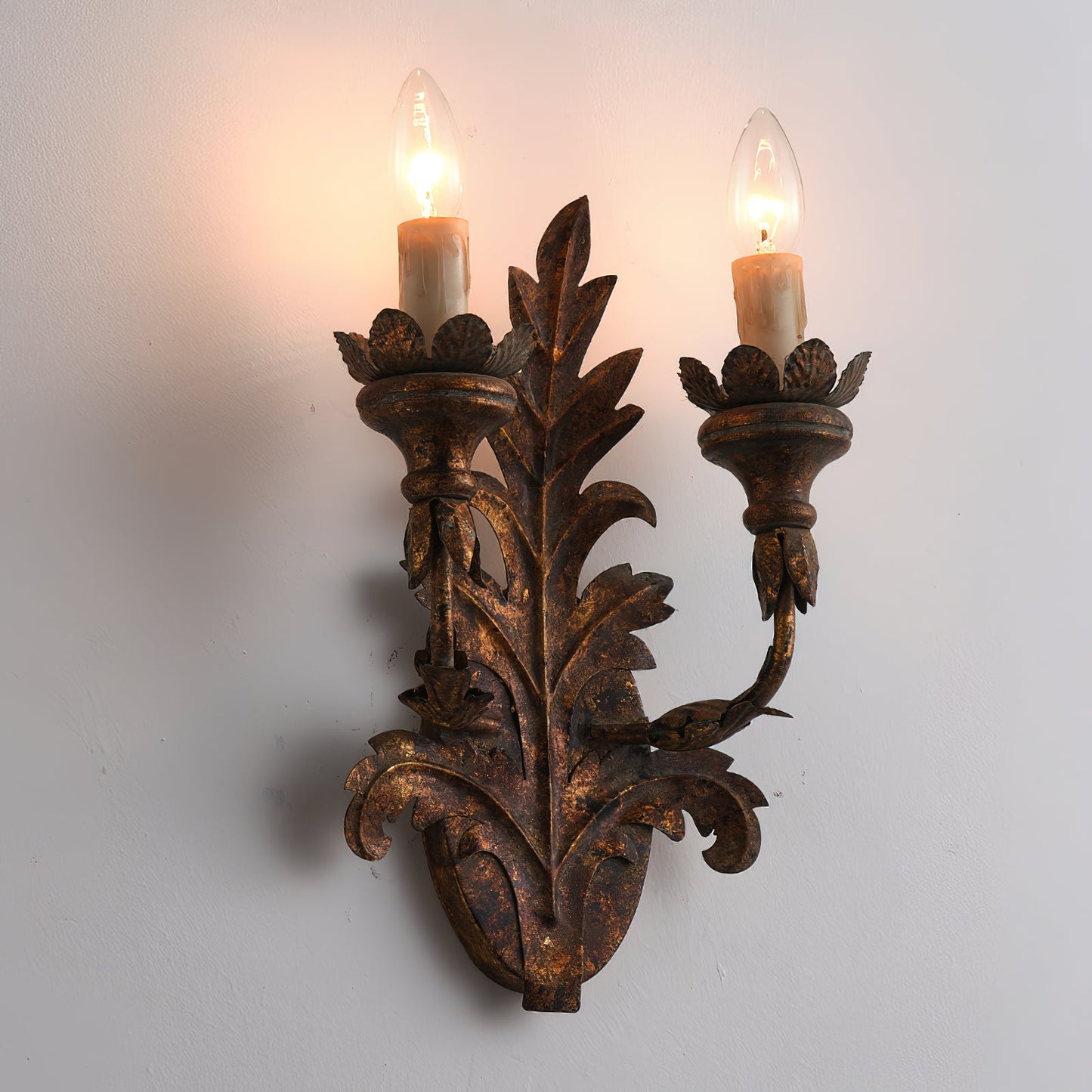 Branch Leaf Wall Lamp - Botanical Iron Sconce & Nature-Inspired Accent Light