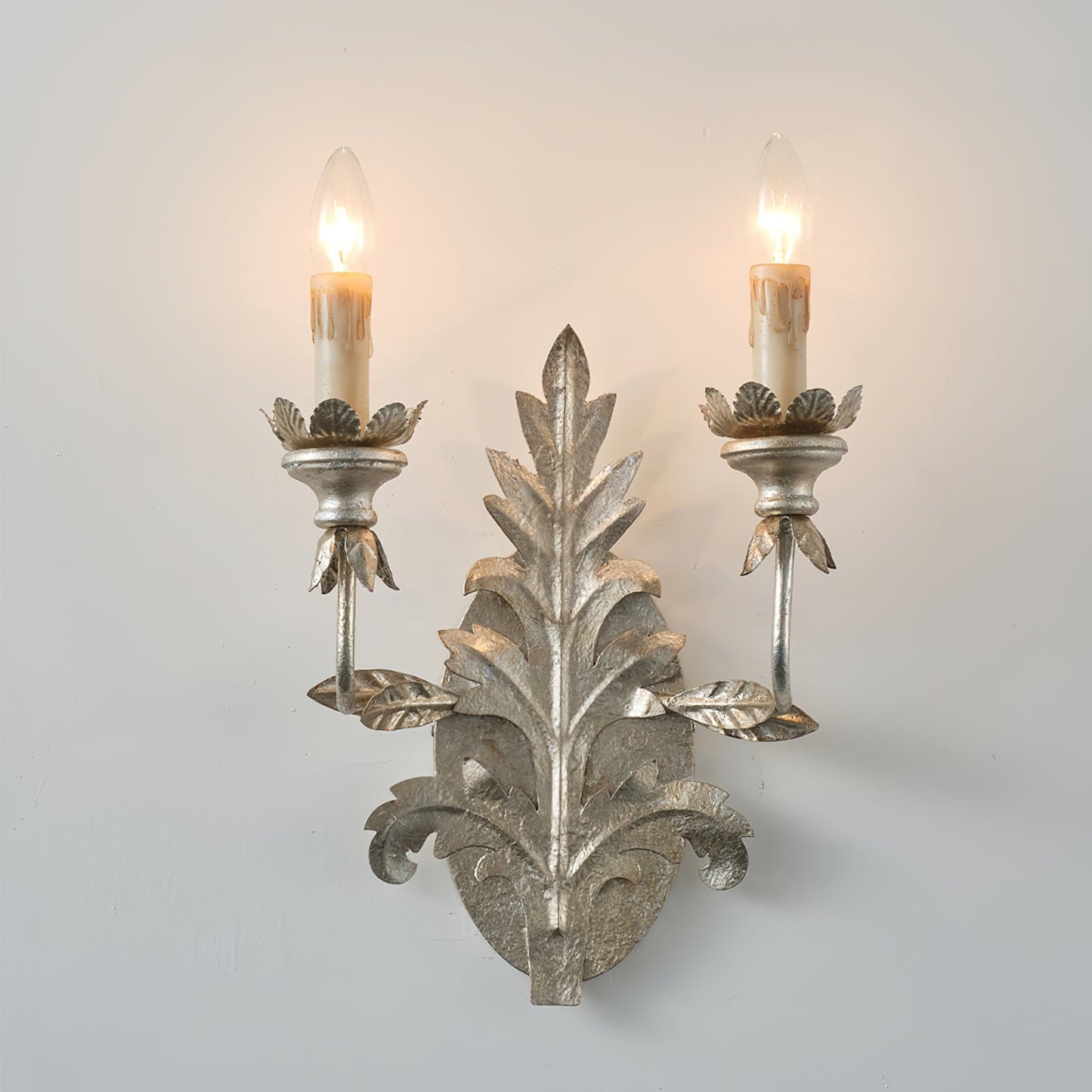 Branch Leaf Wall Lamp - Botanical Iron Sconce & Nature-Inspired Accent Light
