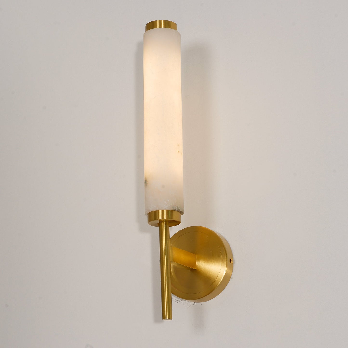 Brindisi Alabaster Wall Lamp - Modern Brass & Natural Stone Vertical Sconce