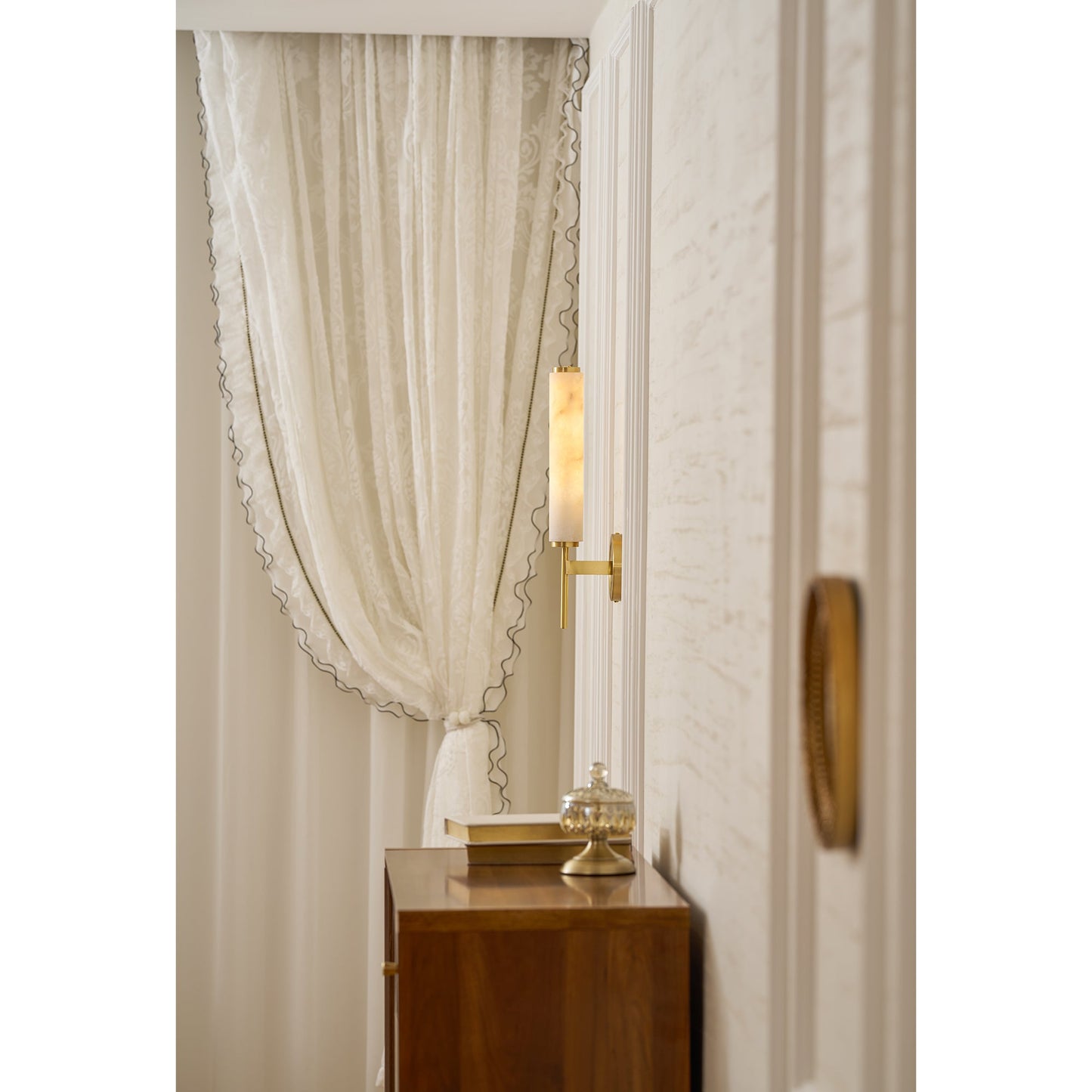 Brindisi Alabaster Wall Lamp - Modern Brass & Natural Stone Vertical Sconce