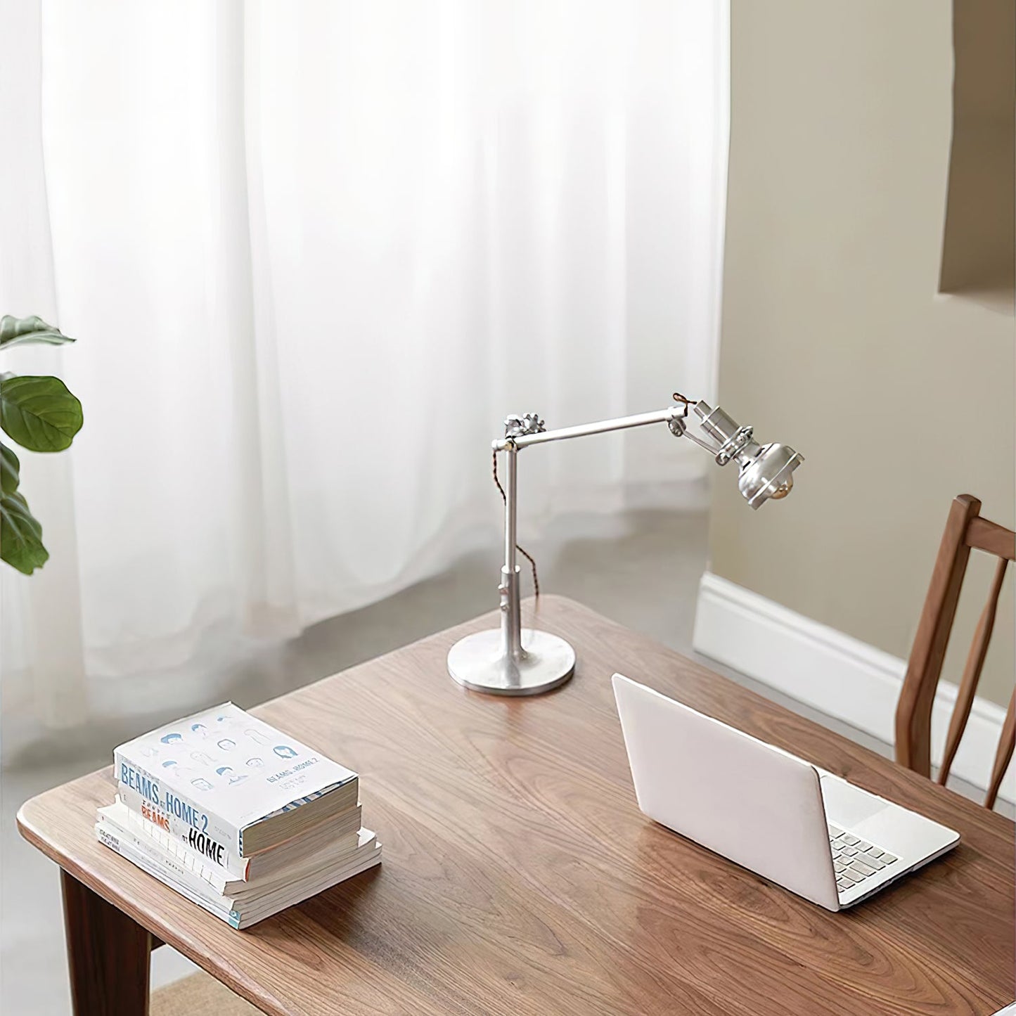 Buquet Adjustable Table Lamp - Minimalist Aluminum Task Light