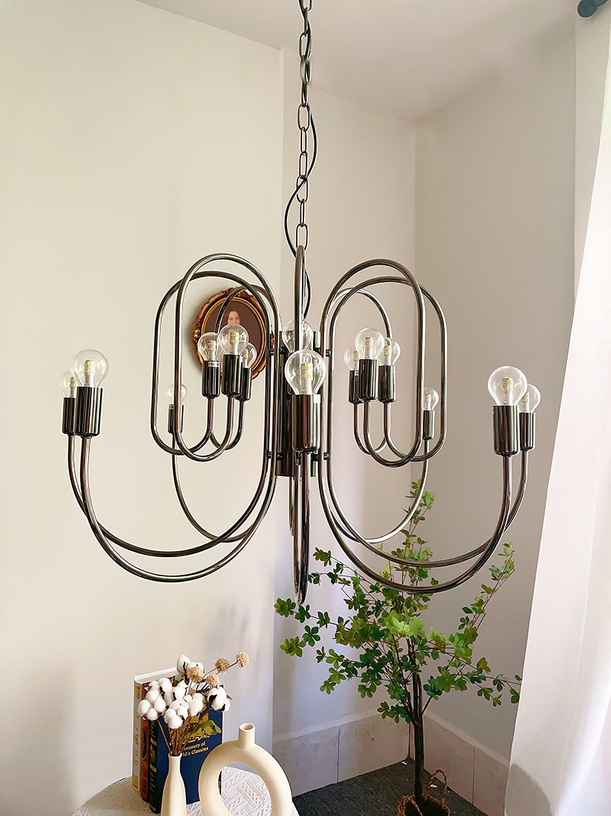 Cabry Chandelier – Modern Curved Multi-Arm Matte Black & Brass Chandelier
