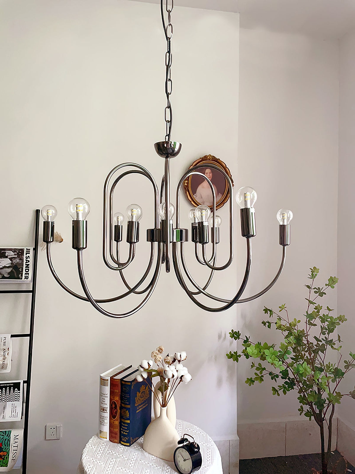 Cabry Chandelier – Modern Curved Multi-Arm Matte Black & Brass Chandelier