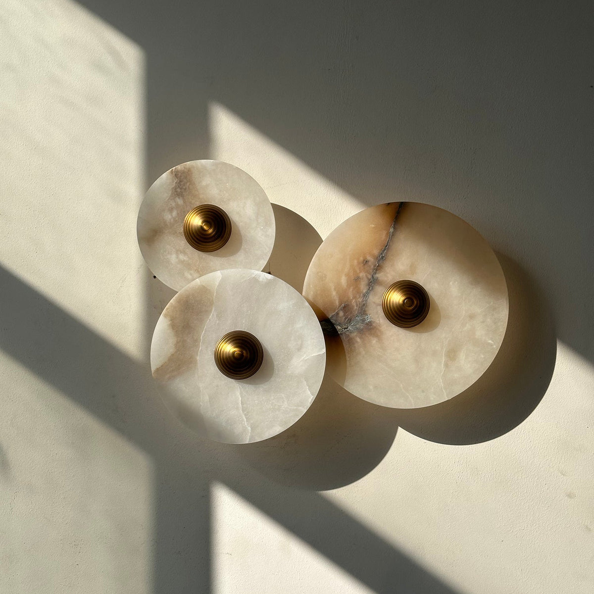 Calacatta Marble Combination Alabaster Sconce – Natural Stone & Gold LED Wall Light