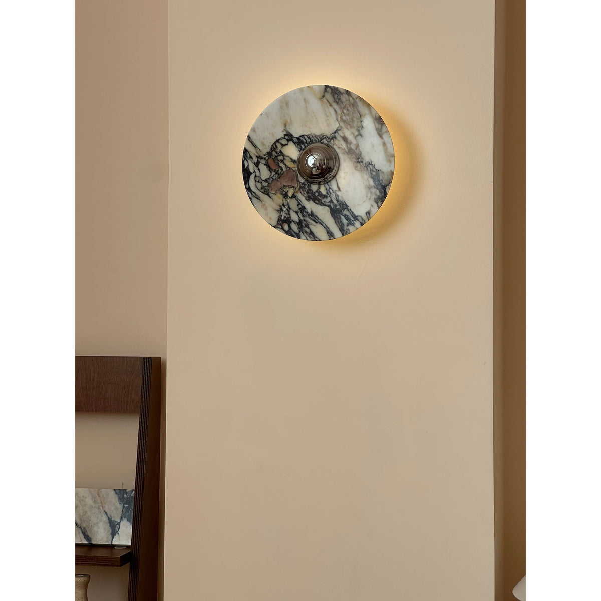 Calacatta Round Marble Sconce – Italian Calacatta Purple Marble & Chrome LED Sconce