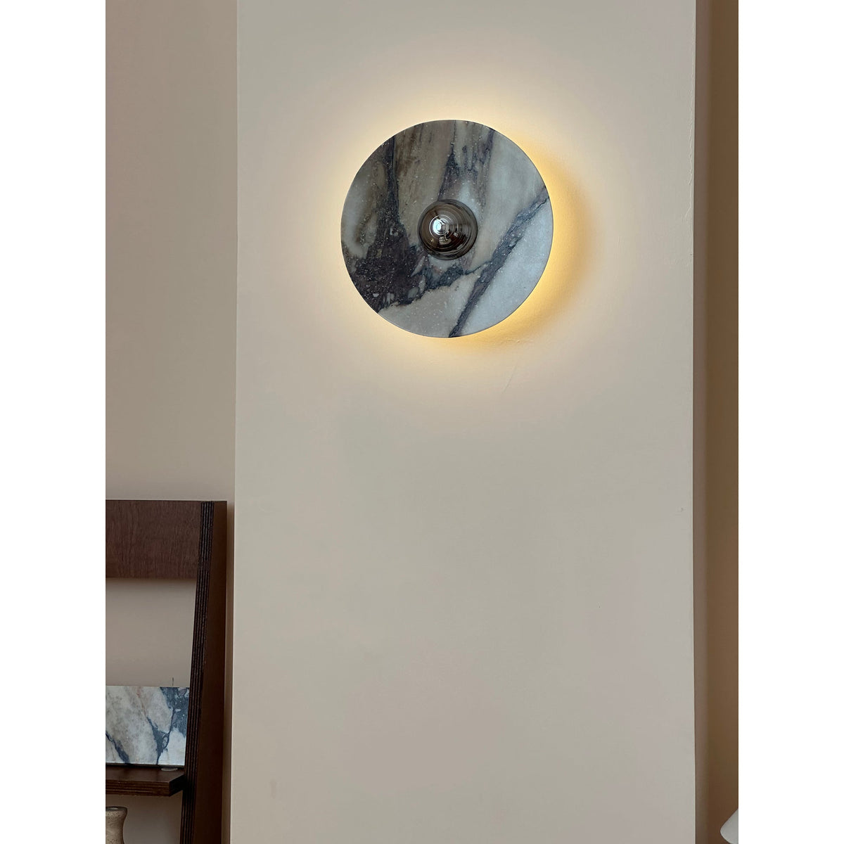 Calacatta Round Marble Sconce – Italian Calacatta Purple Marble & Chrome LED Sconce