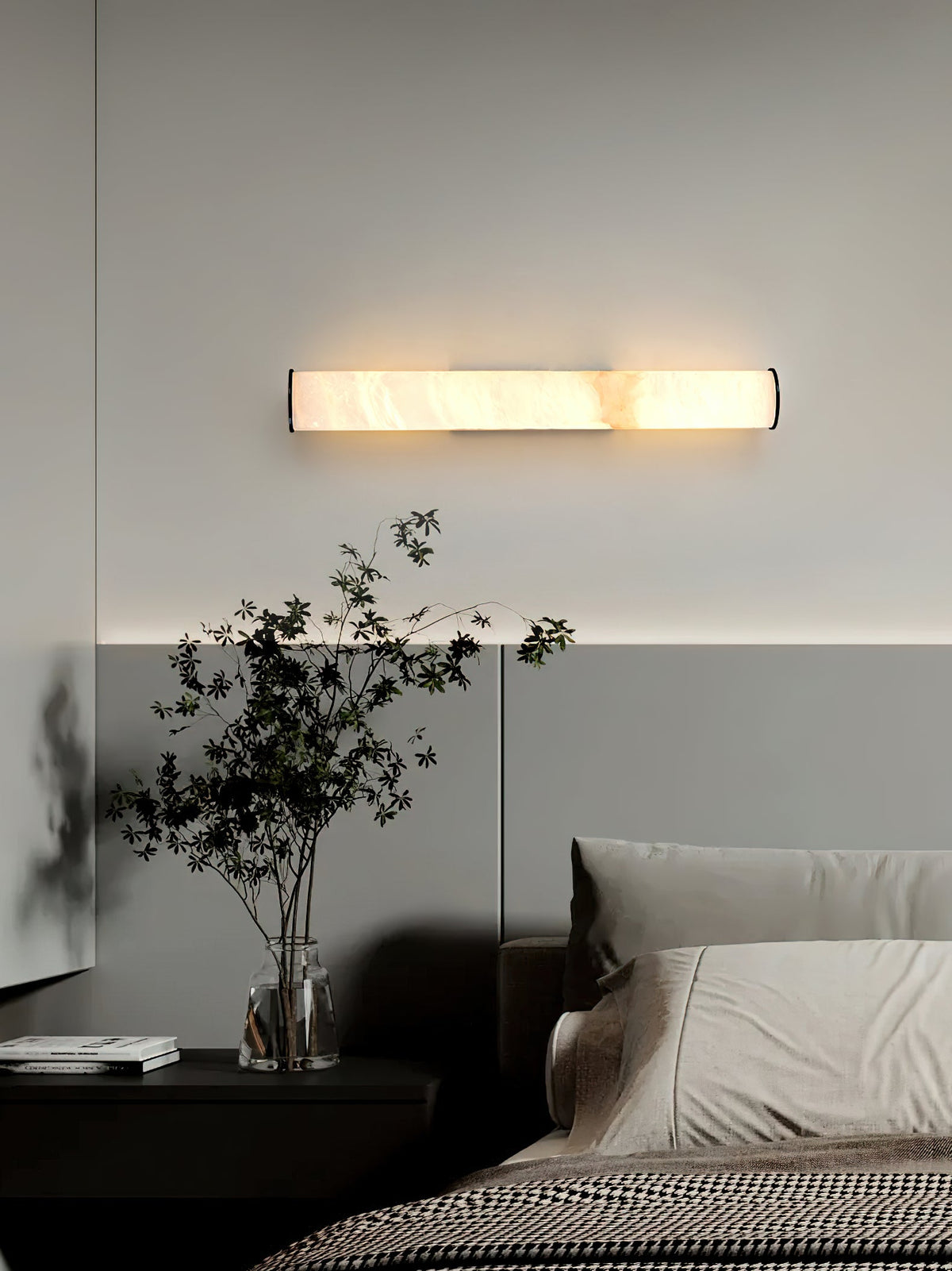 Callisto Alabaster Sconce – Vertical Natural Alabaster & Patinated Brass LED Sconce