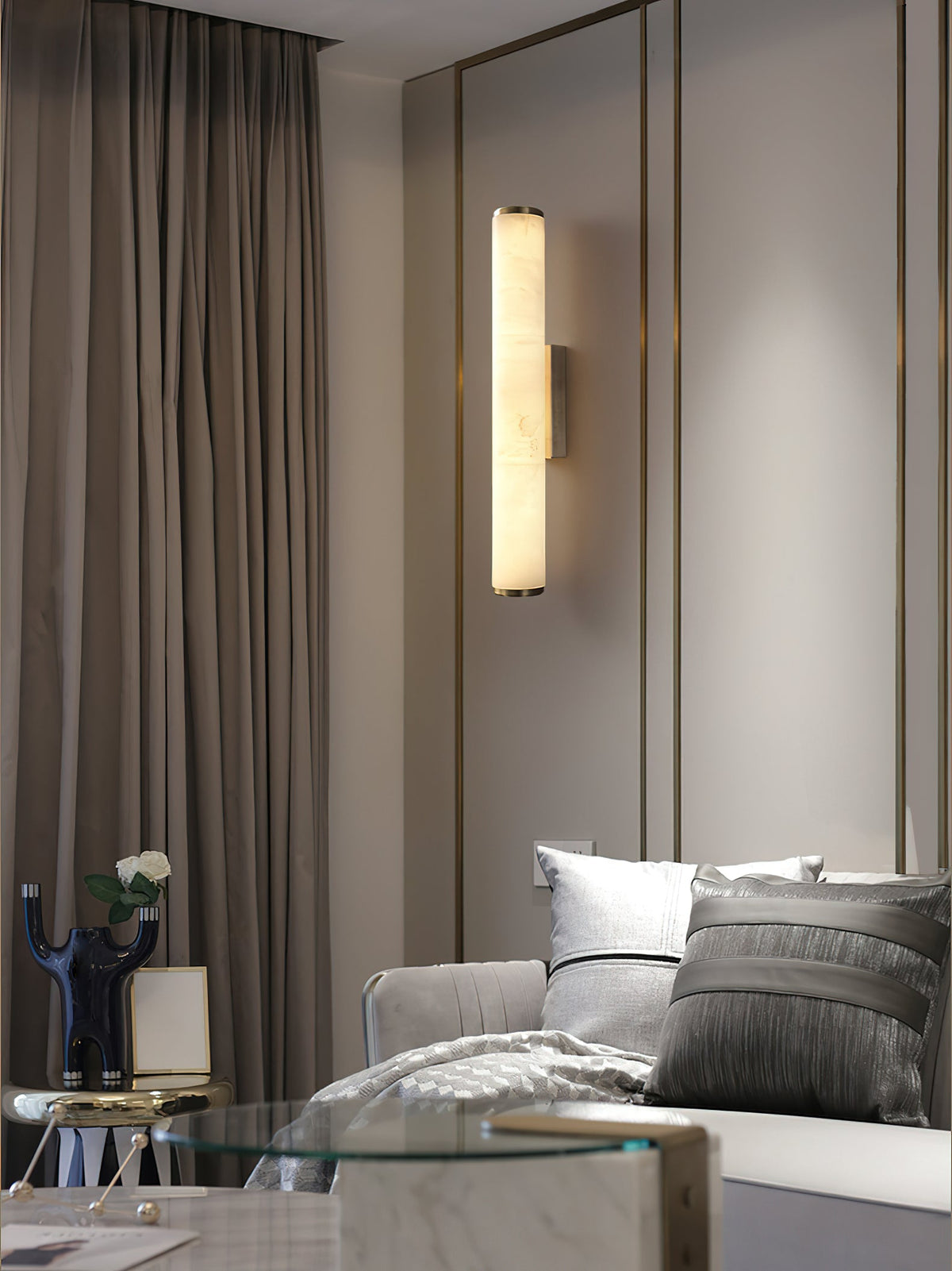 Callisto Alabaster Sconce – Vertical Natural Alabaster & Patinated Brass LED Sconce