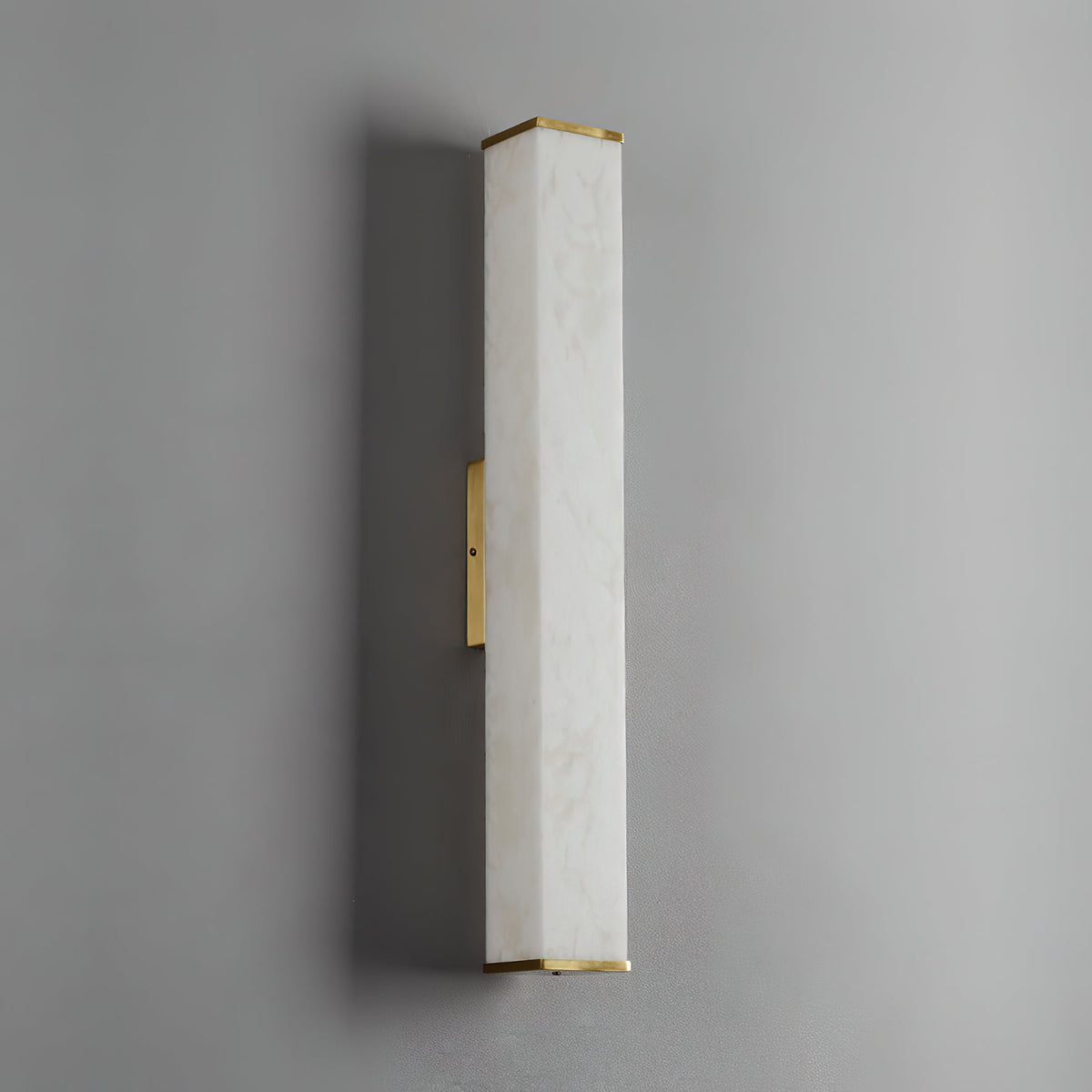 Callisto Alabaster Sconce – Vertical Natural Alabaster & Patinated Brass LED Sconce