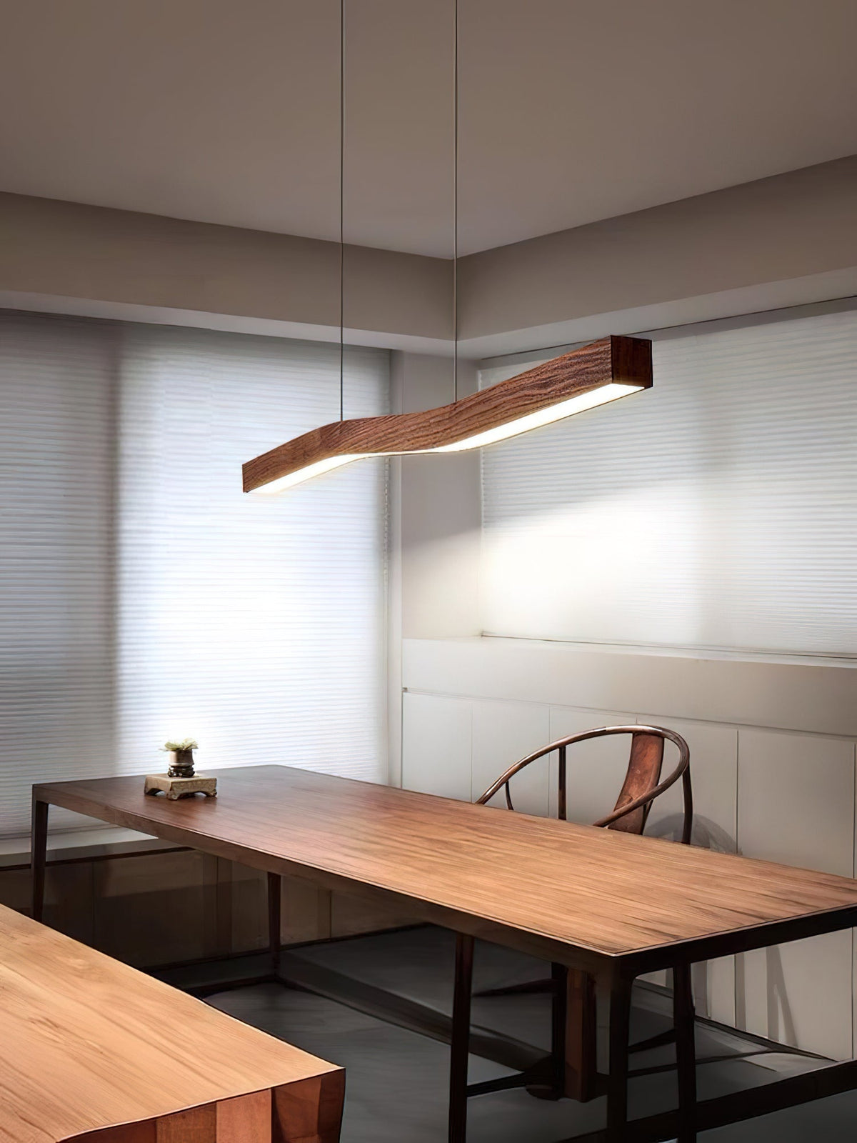 Camur Linear Pendant Light – Sculptural Sweeping Wave Wooden Linear LED Pendant