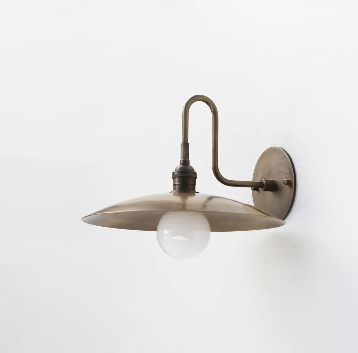 Cantina Wall Lamp – Parisian Modern Articulated Antique Brass Wall Sconce